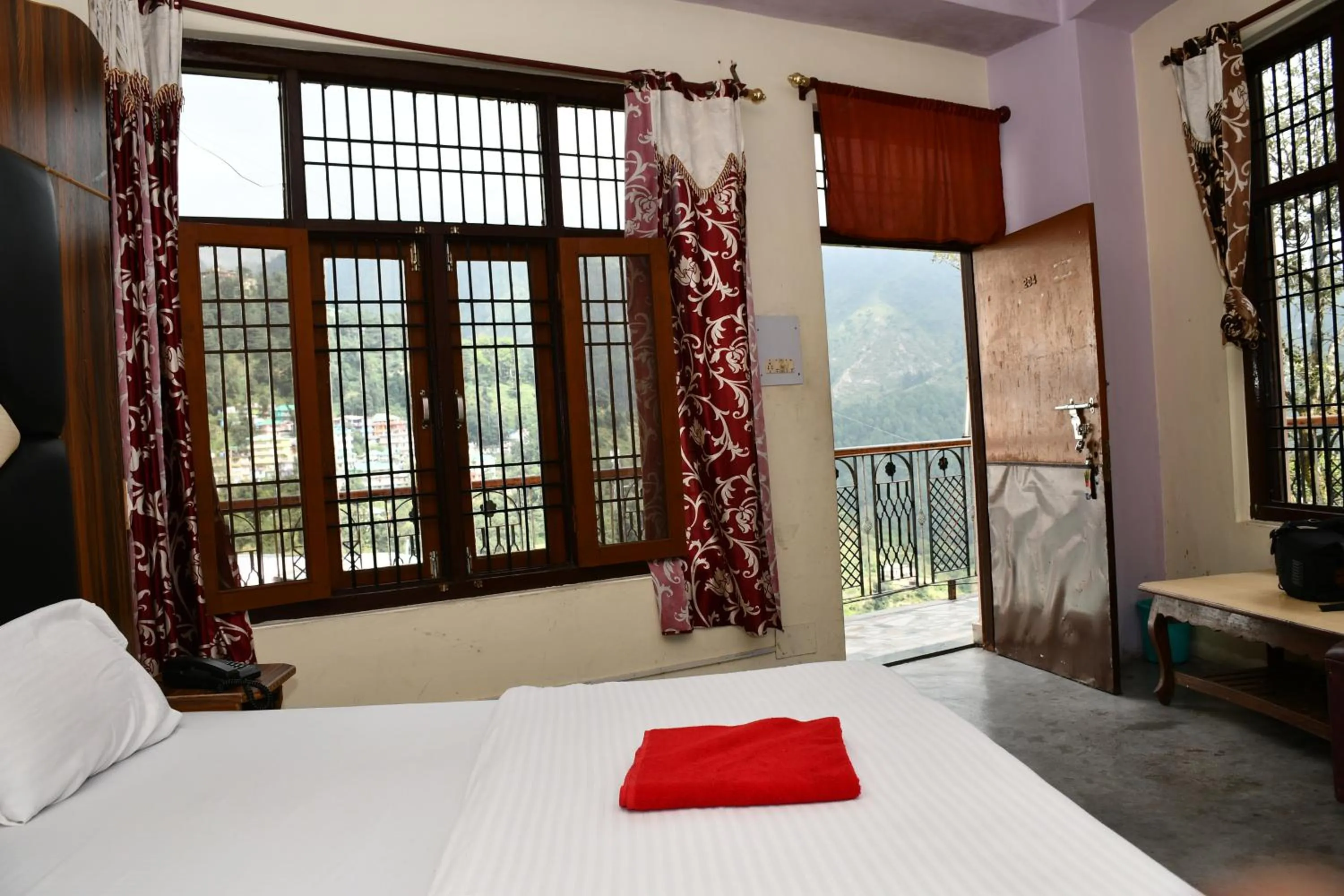 Bed in HOTEL HIMALYAN PARADISE