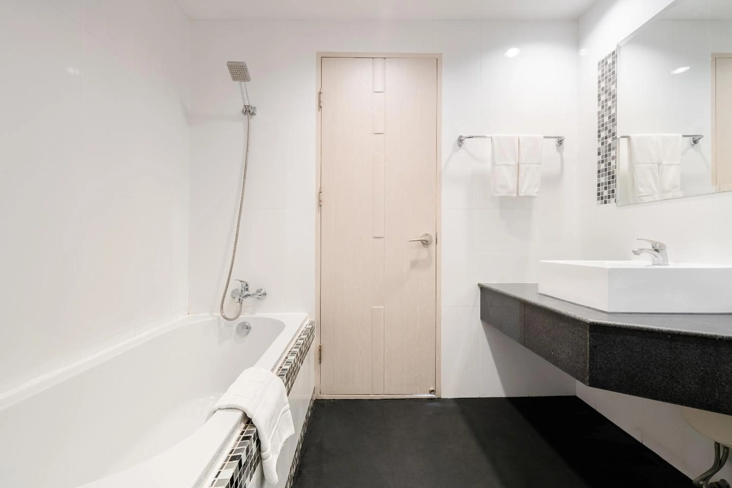 iCheck inn Residences Sathorn