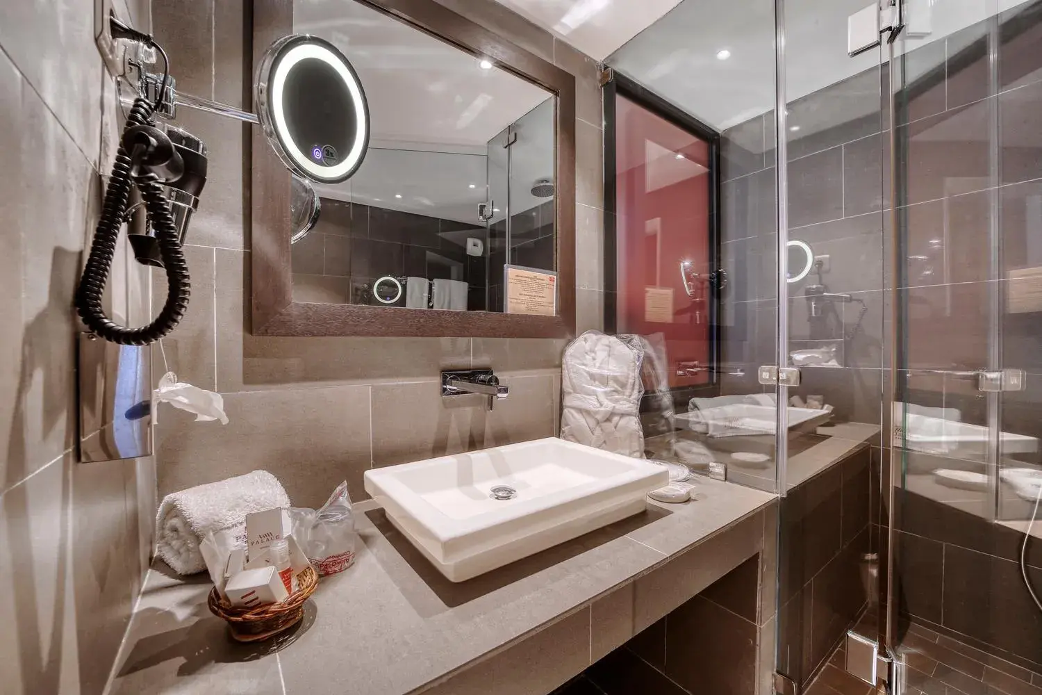 Deluxe Double Room in AKWA PALACE Douala Deluxe Double Room in AKWA PALACE Douala