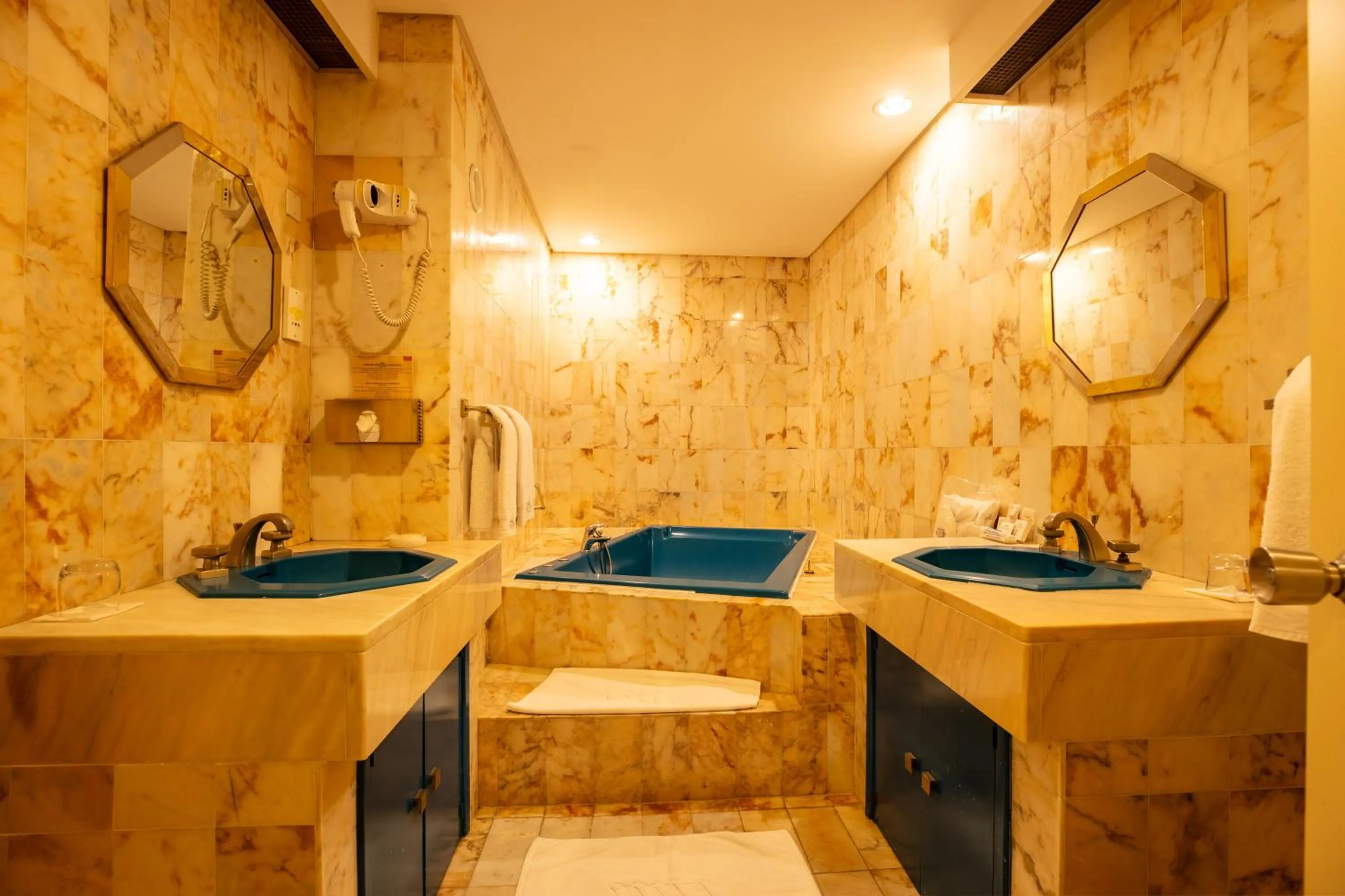 Bathroom in AKWA PALACE Douala