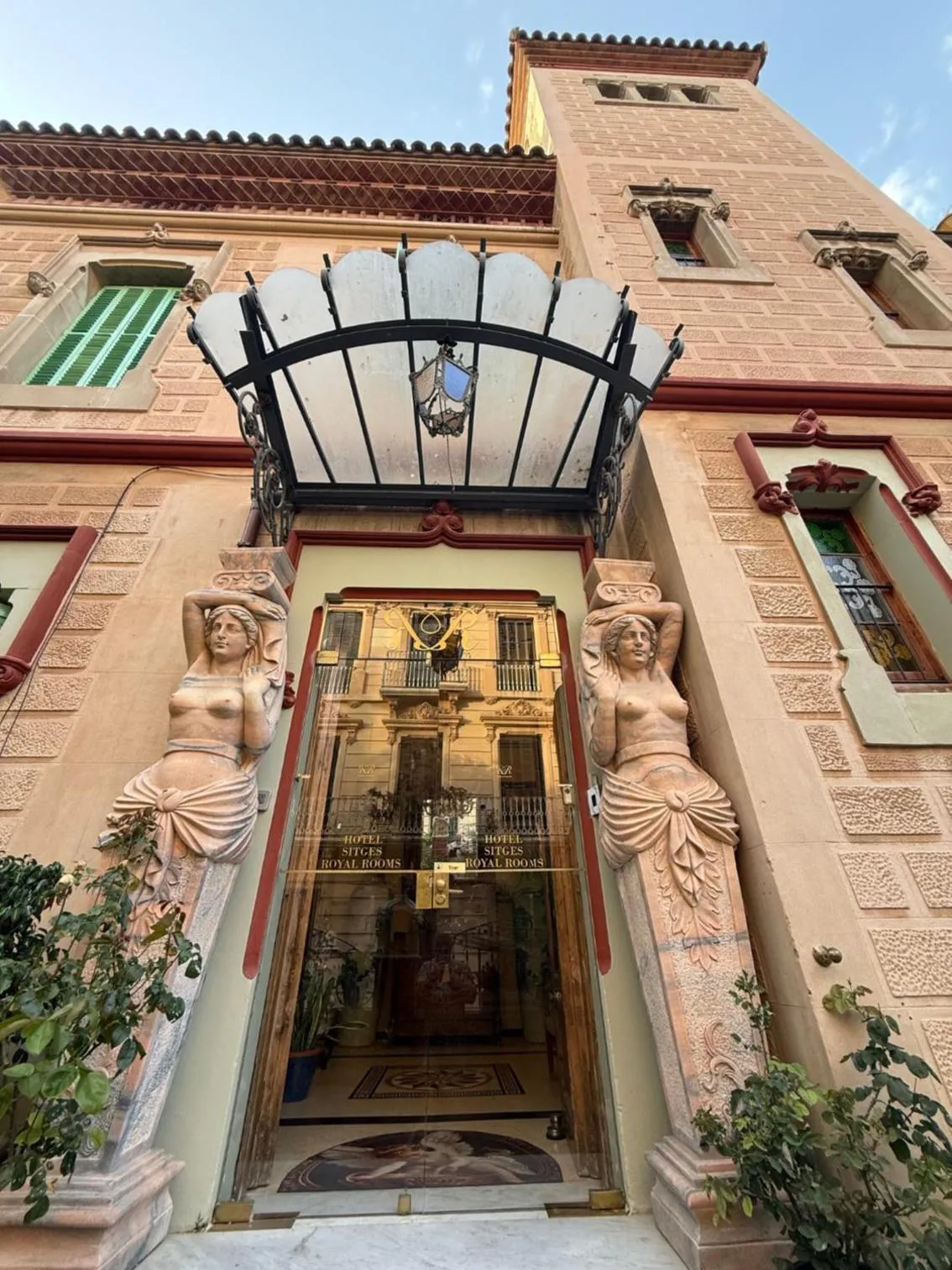 Property building in Sitges Royal Rooms