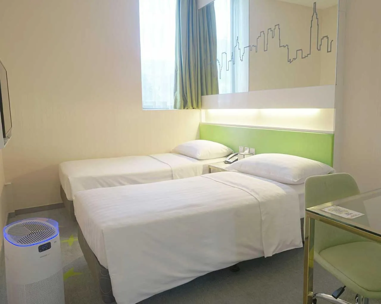 Bedroom, Bed in Dorsett Tsuen Wan, Hong Kong