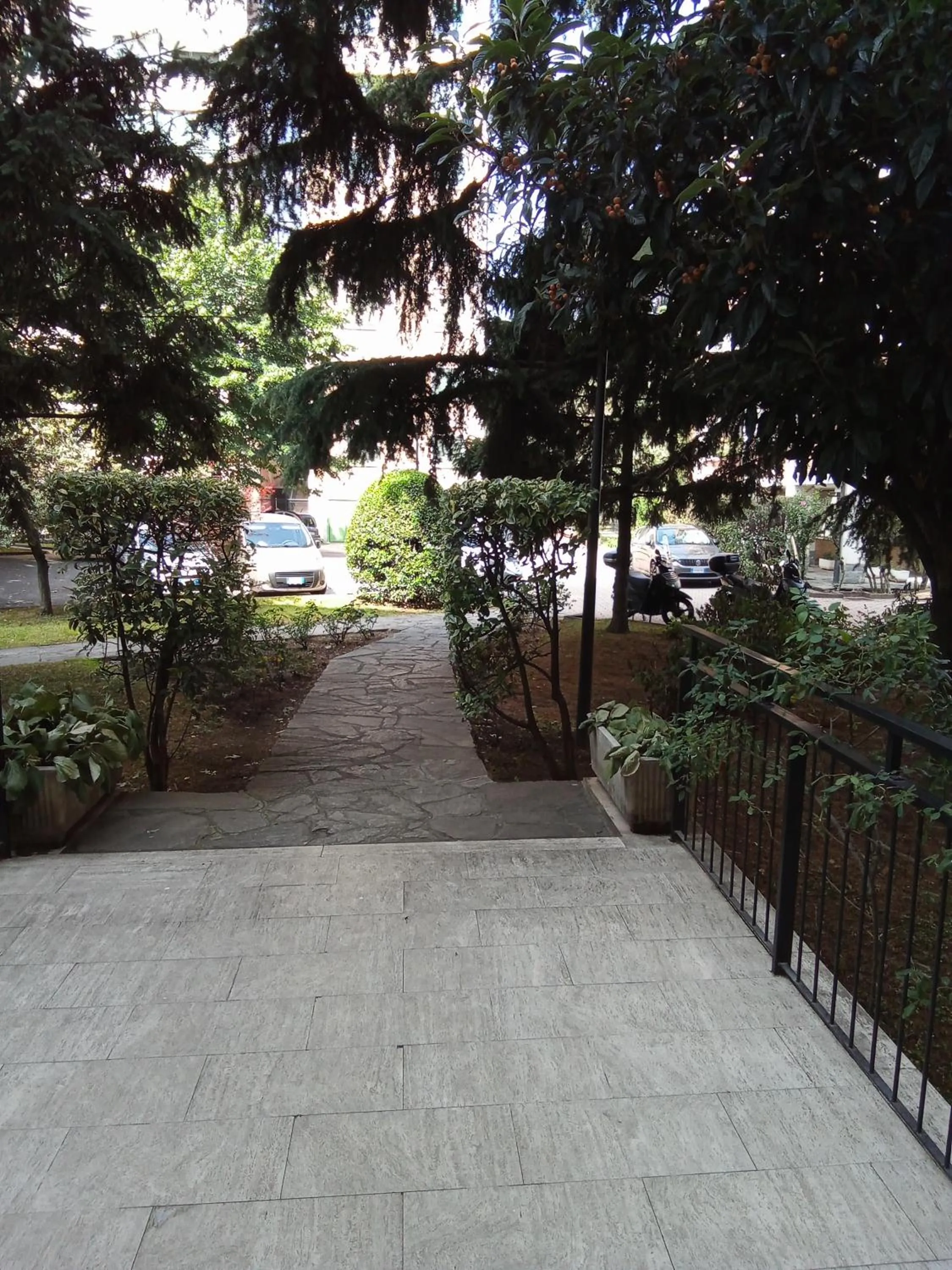 Inner courtyard view in B&B Giolì