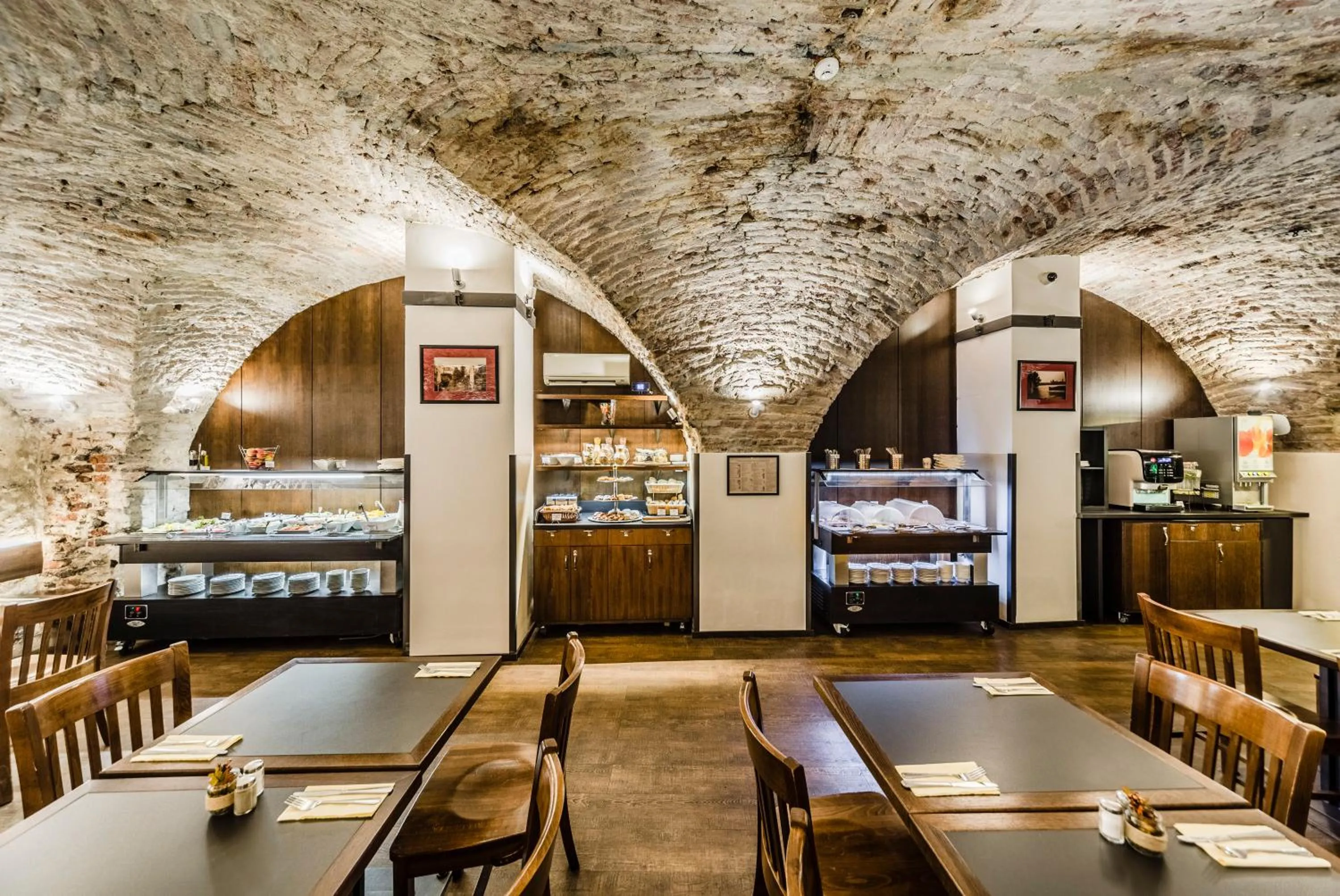 Archibald At the Charles Bridge