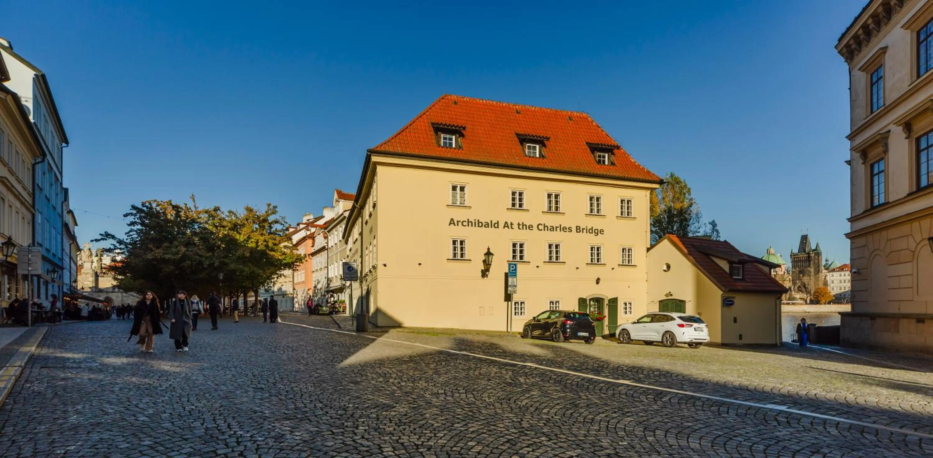 Archibald At the Charles Bridge
