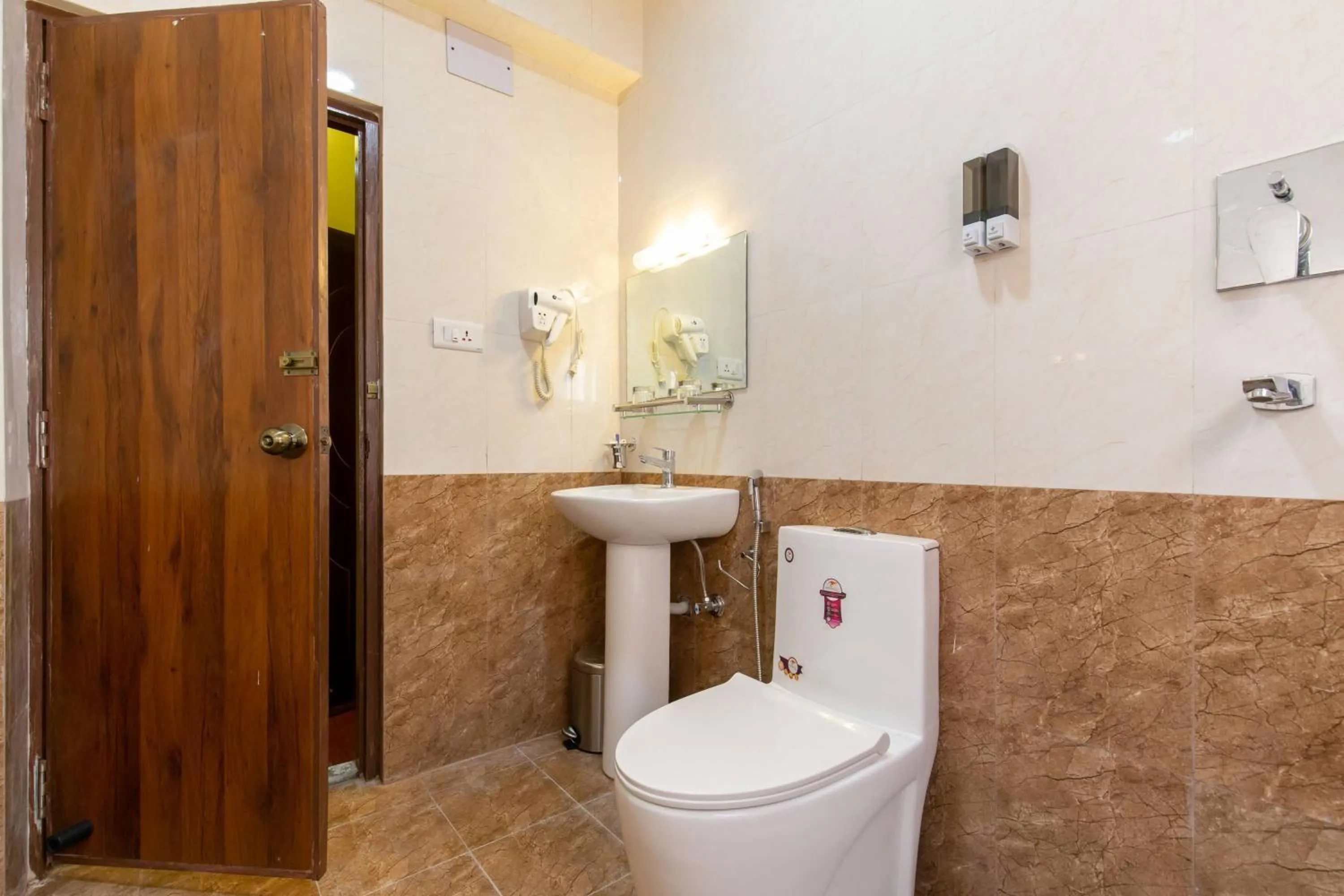 Toilet in Deepjyoti Inn