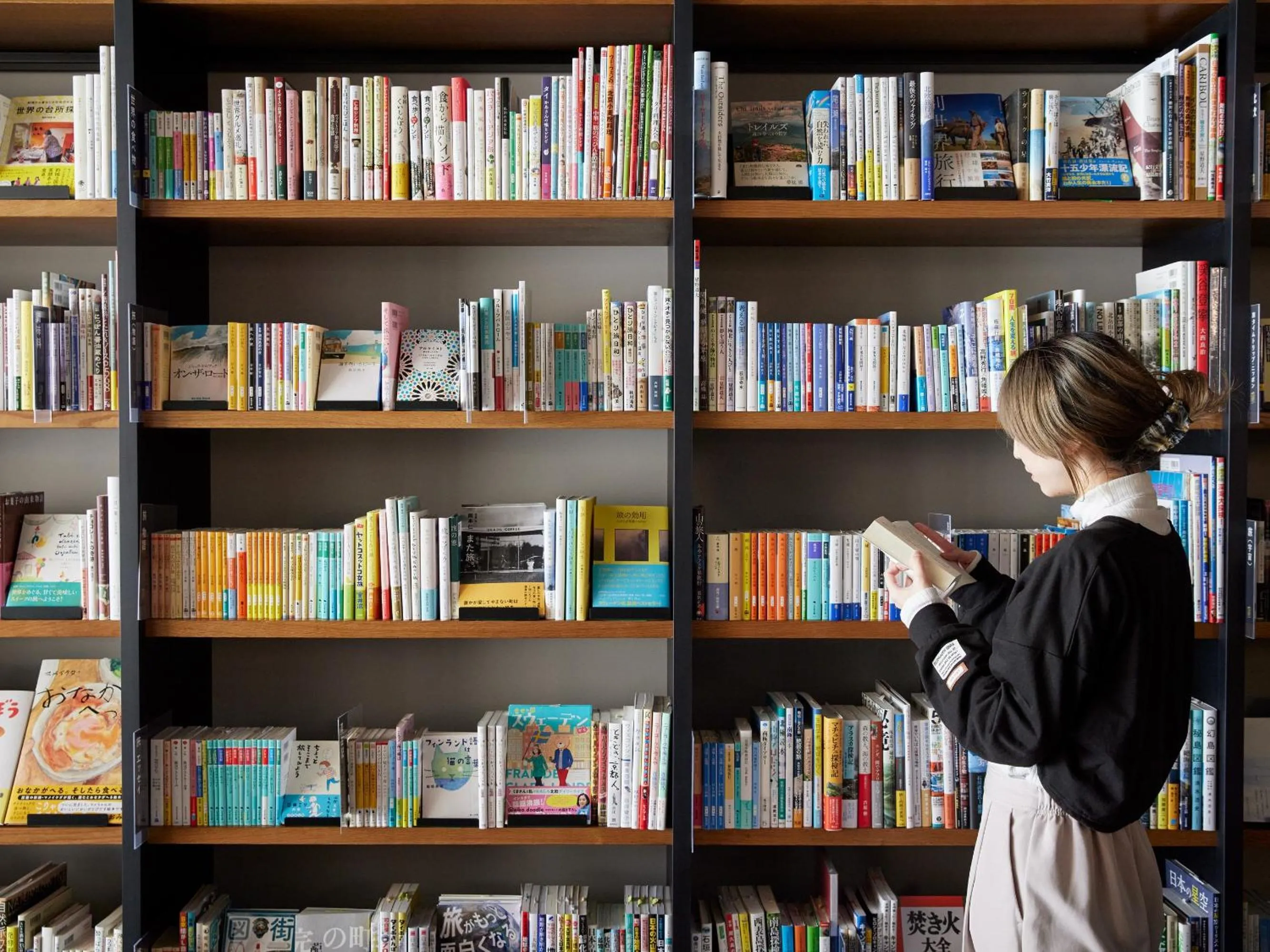 People in LAMP LIGHT BOOKS HOTEL fukuoka