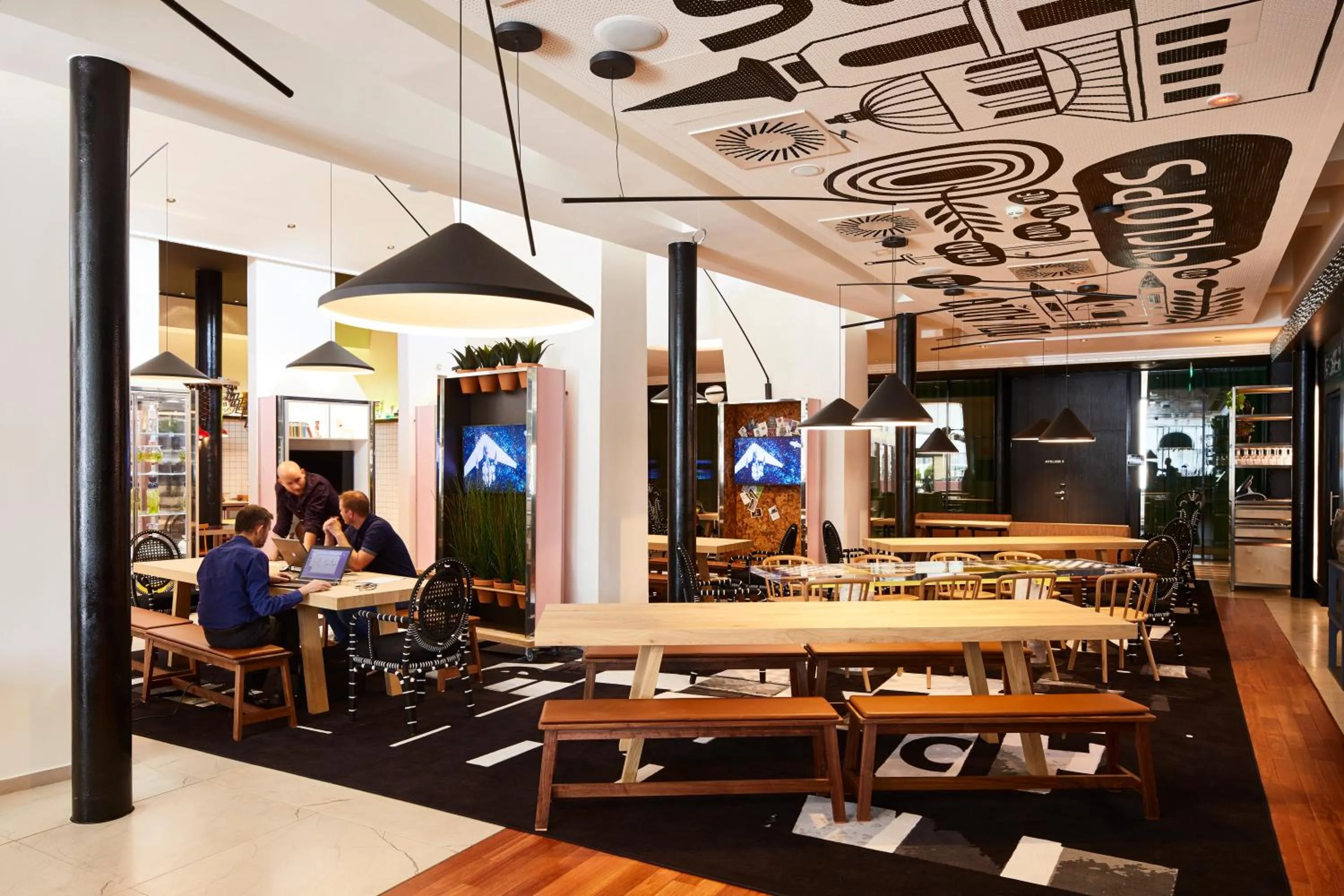 Restaurant/places to eat in Mama Shelter Prague