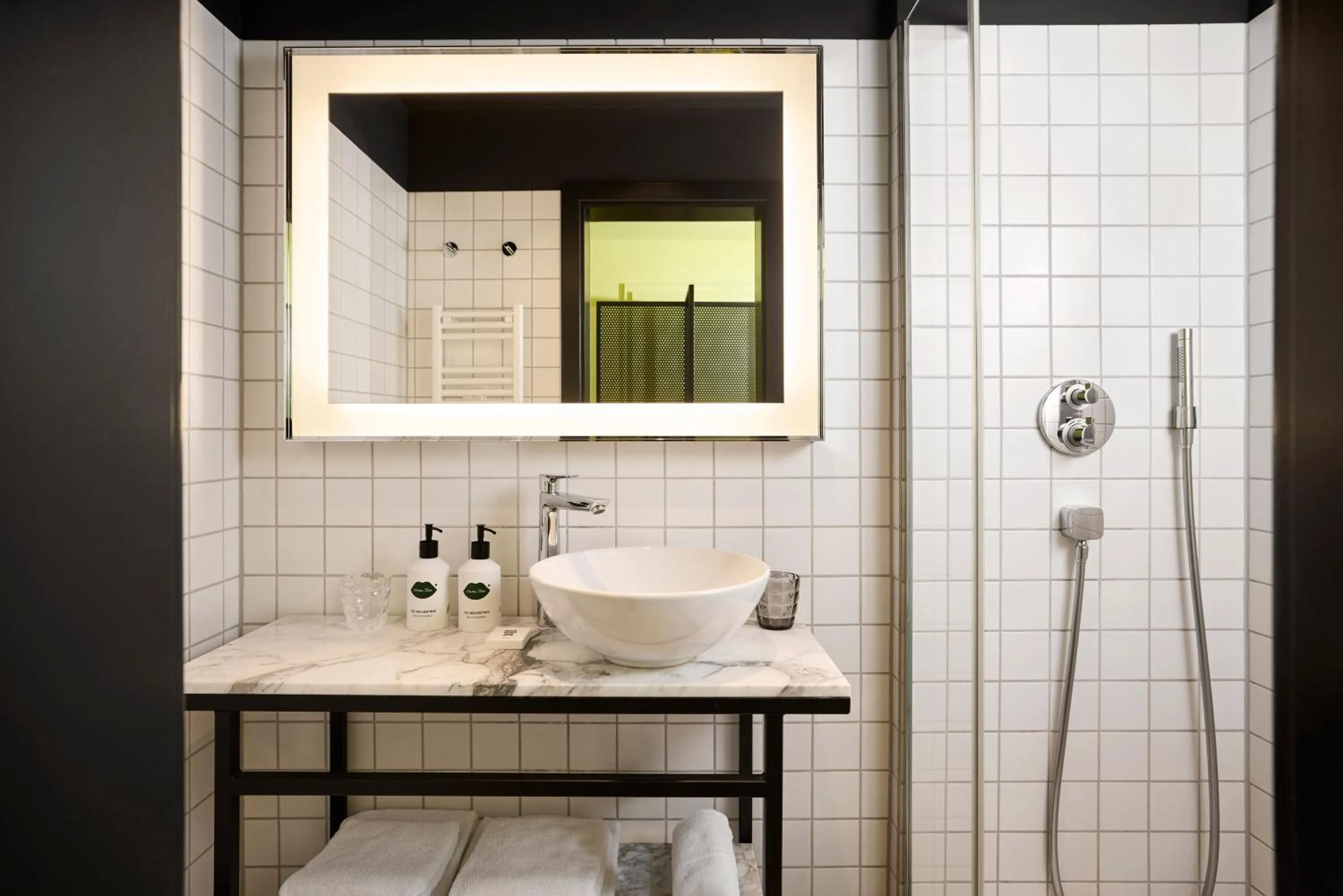 Shower in Mama Shelter Prague