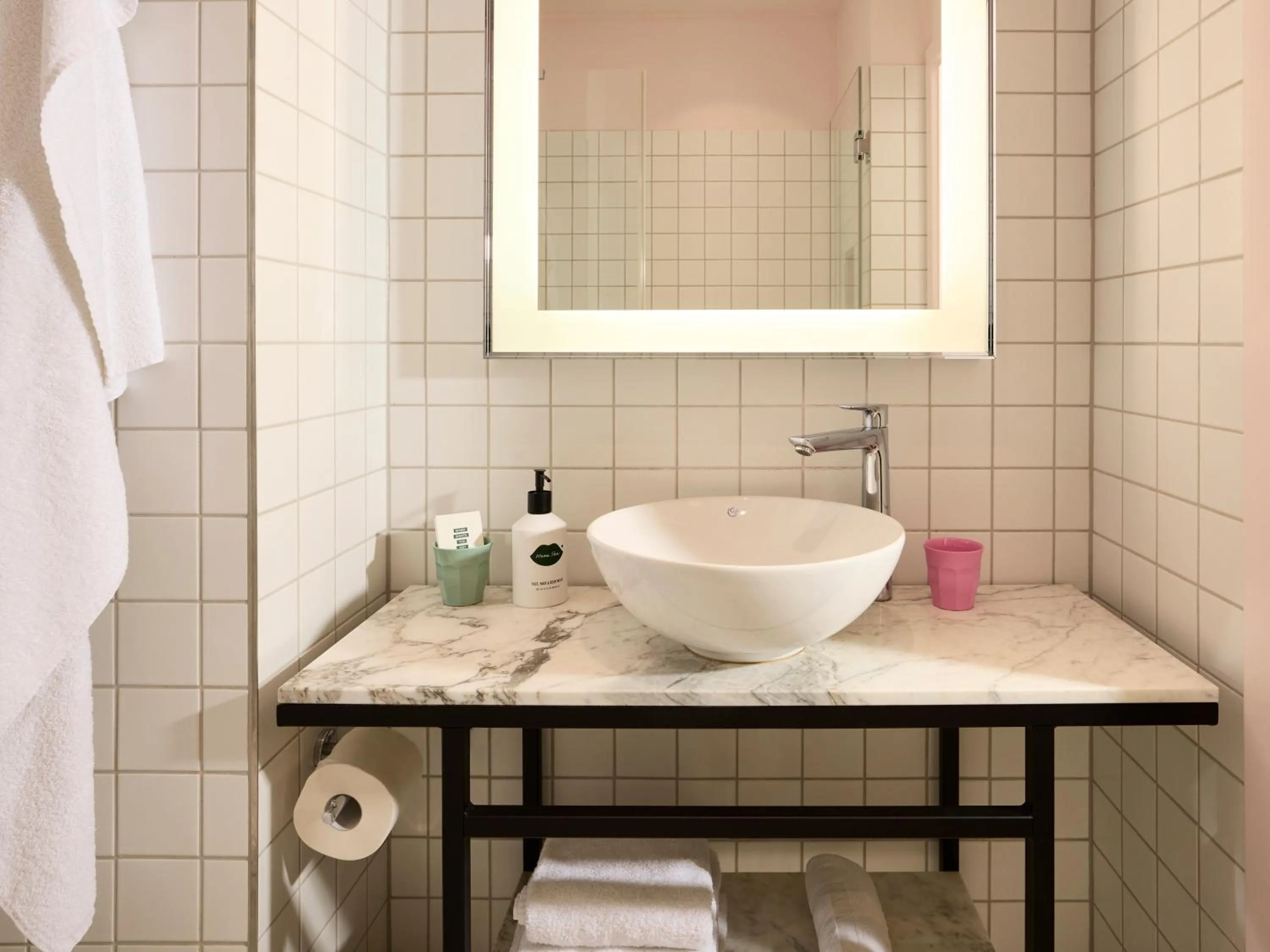 Bathroom in Mama Shelter Prague