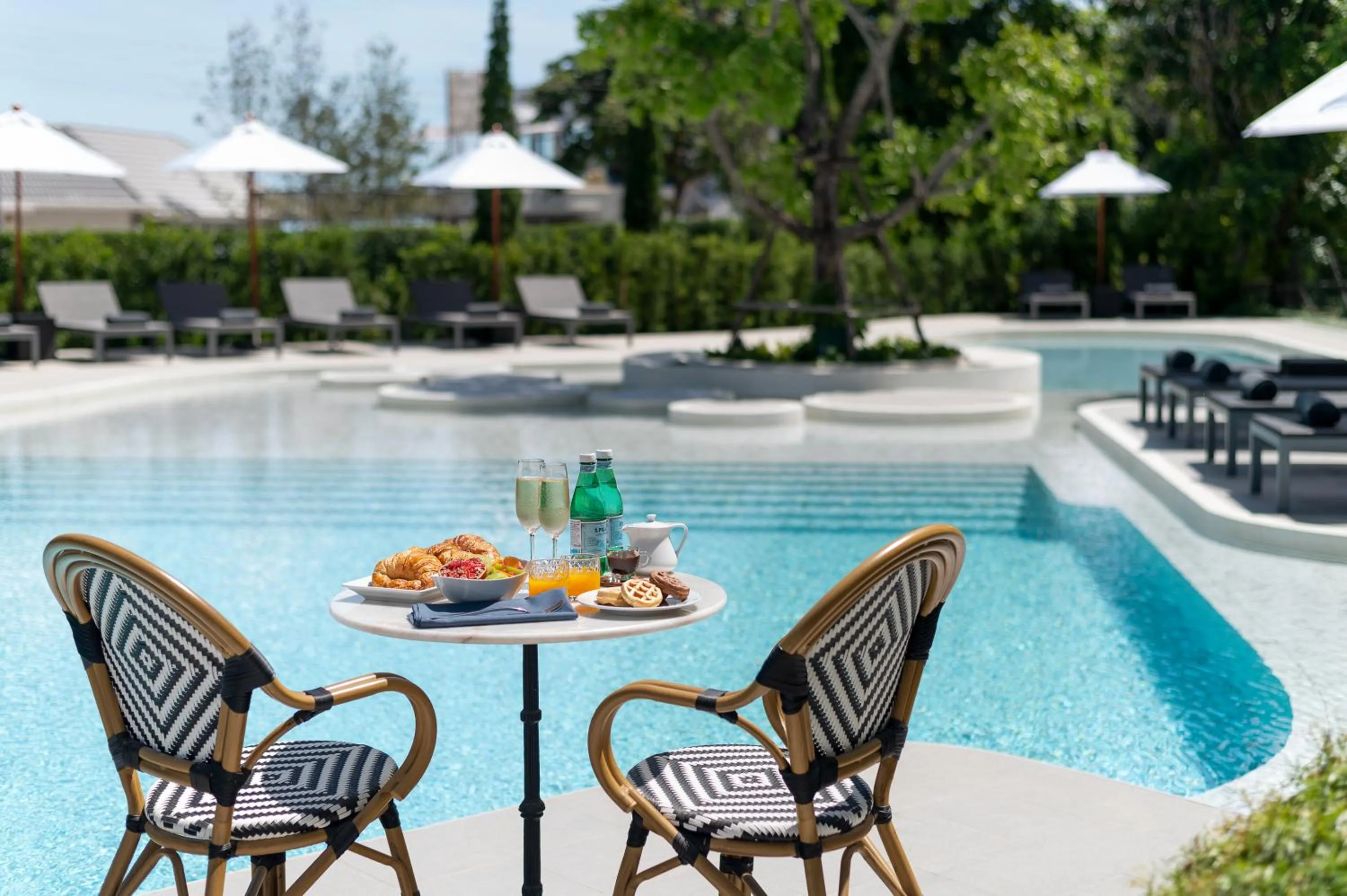 Swimming pool in Cross Pattaya Pratamnak