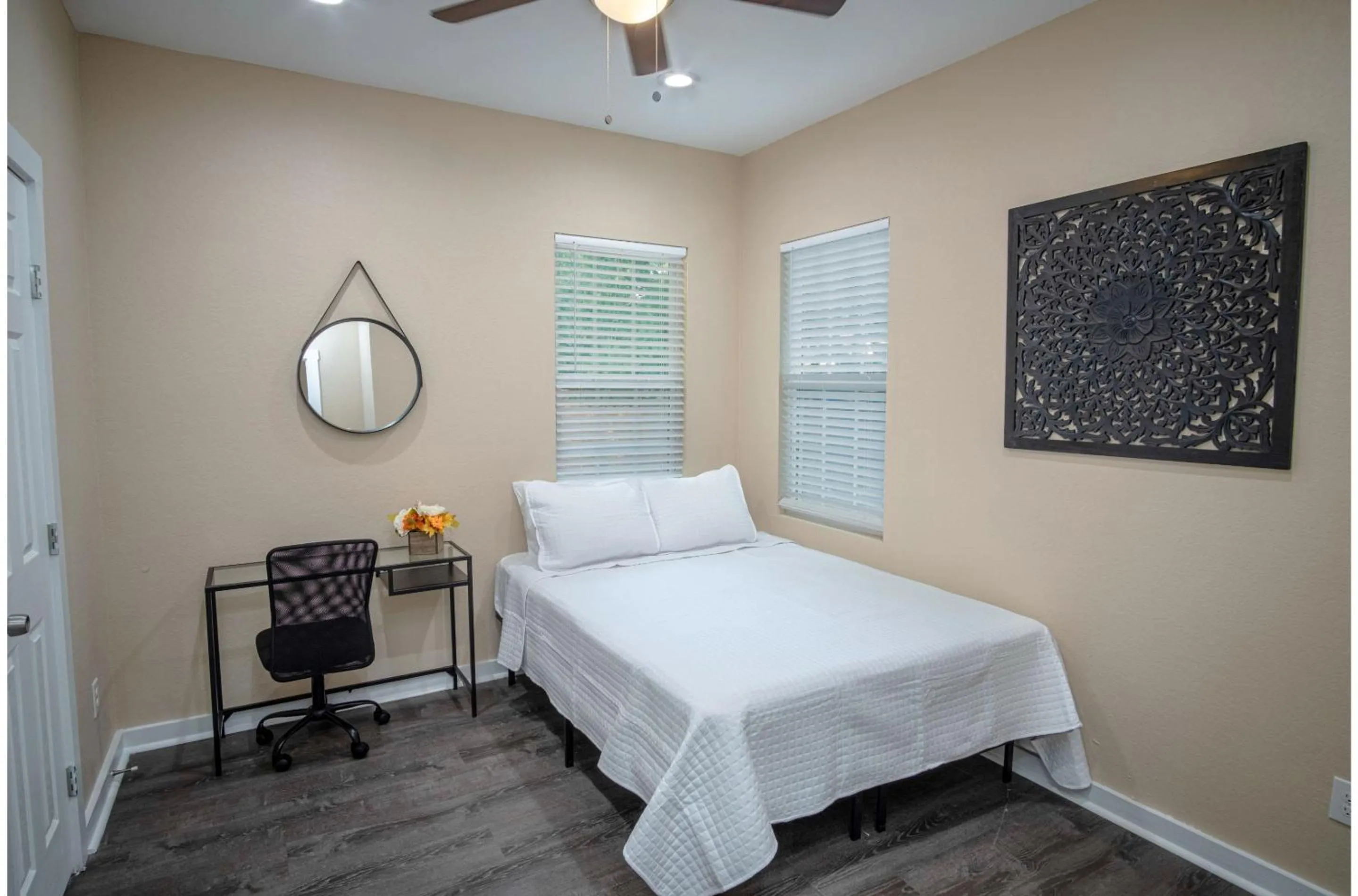 Bed in 3BR2BA Remodeled House Near Downtown