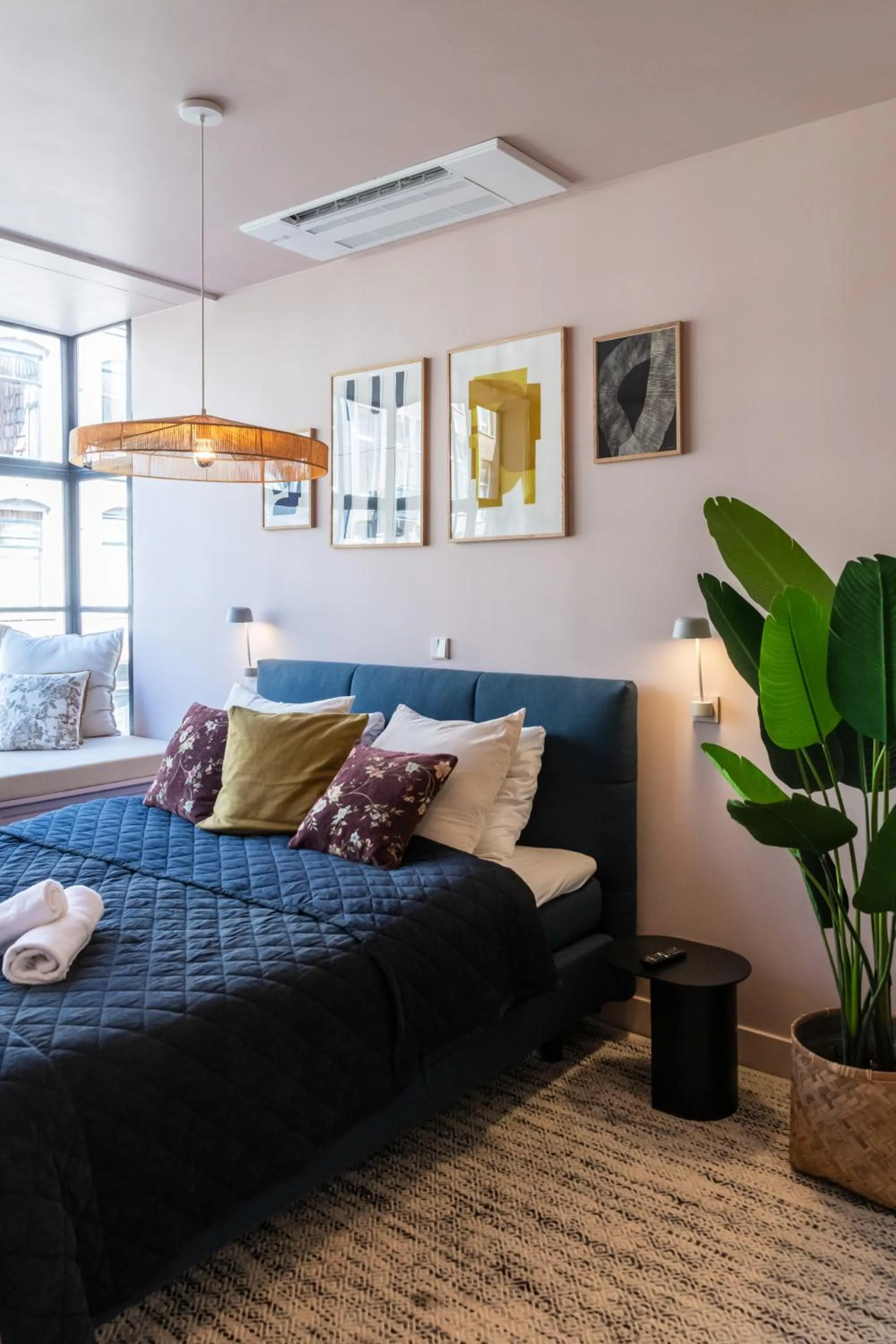 Bed in Luxurious Residence in Vondelpark/Museum District