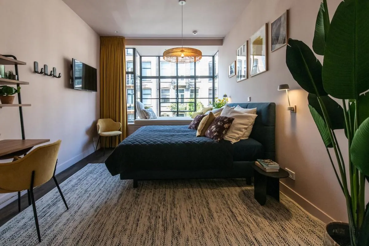 Bed in Luxurious Residence in Vondelpark/Museum District