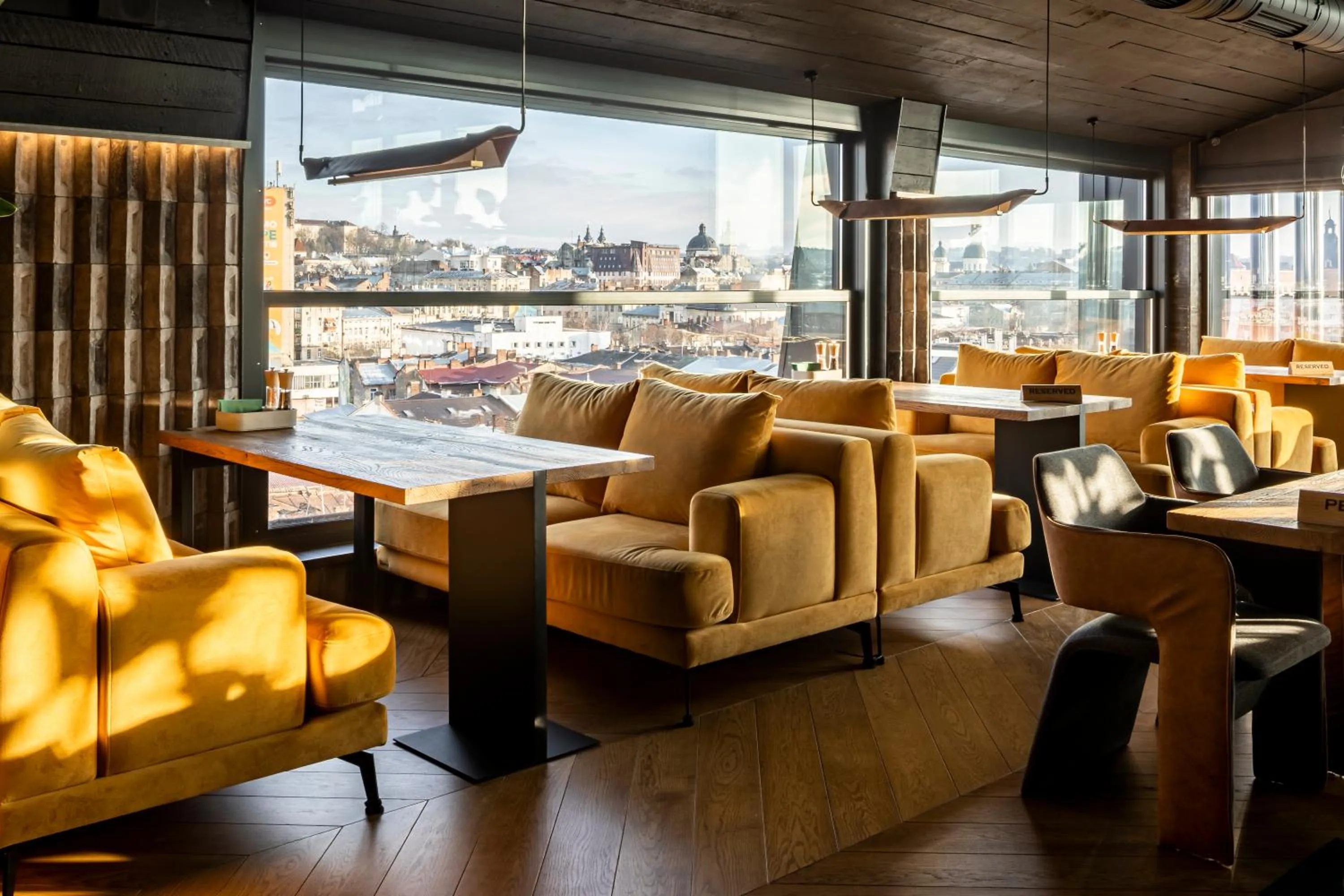 Restaurant/places to eat in Loft7