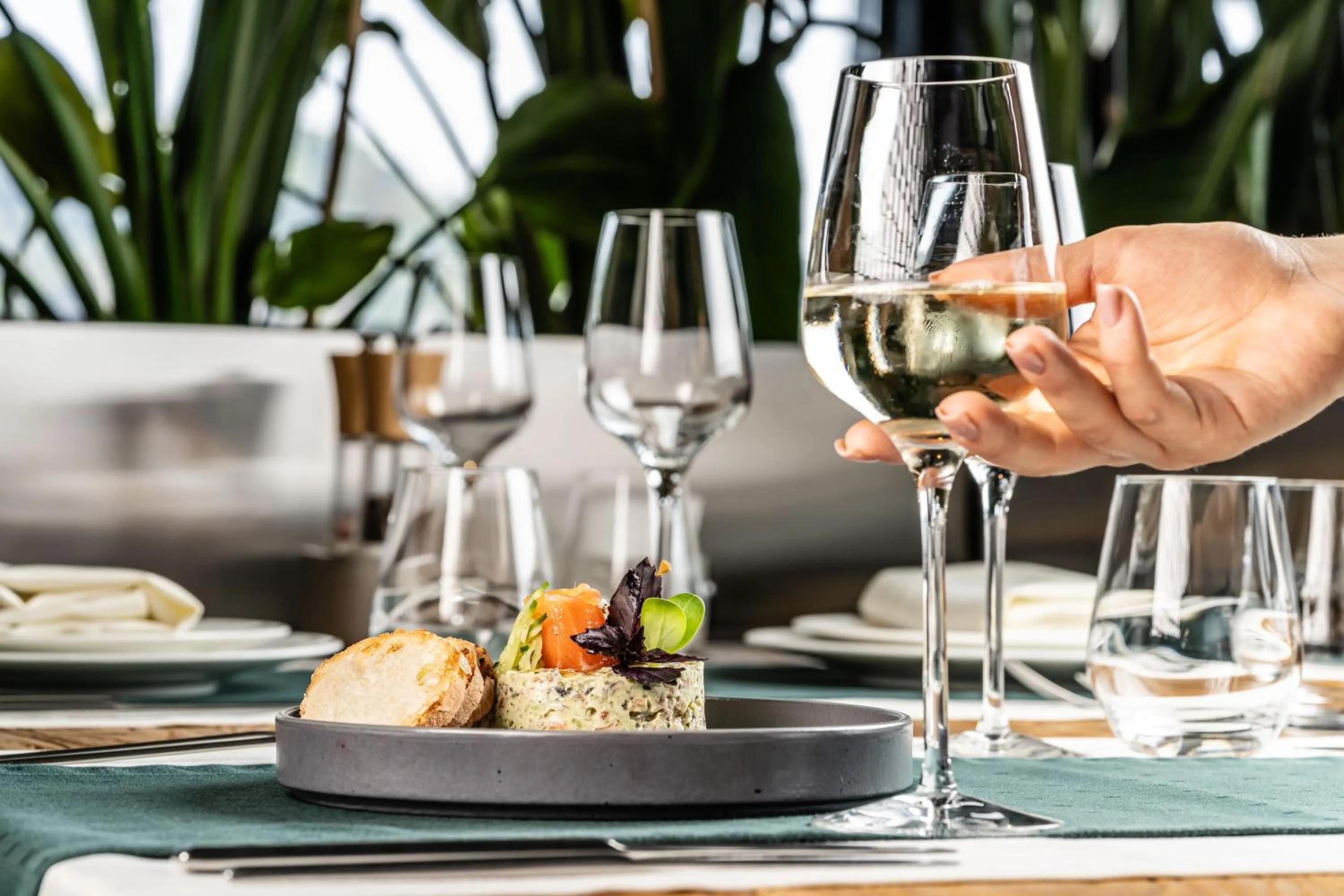 Restaurant/places to eat in Loft7