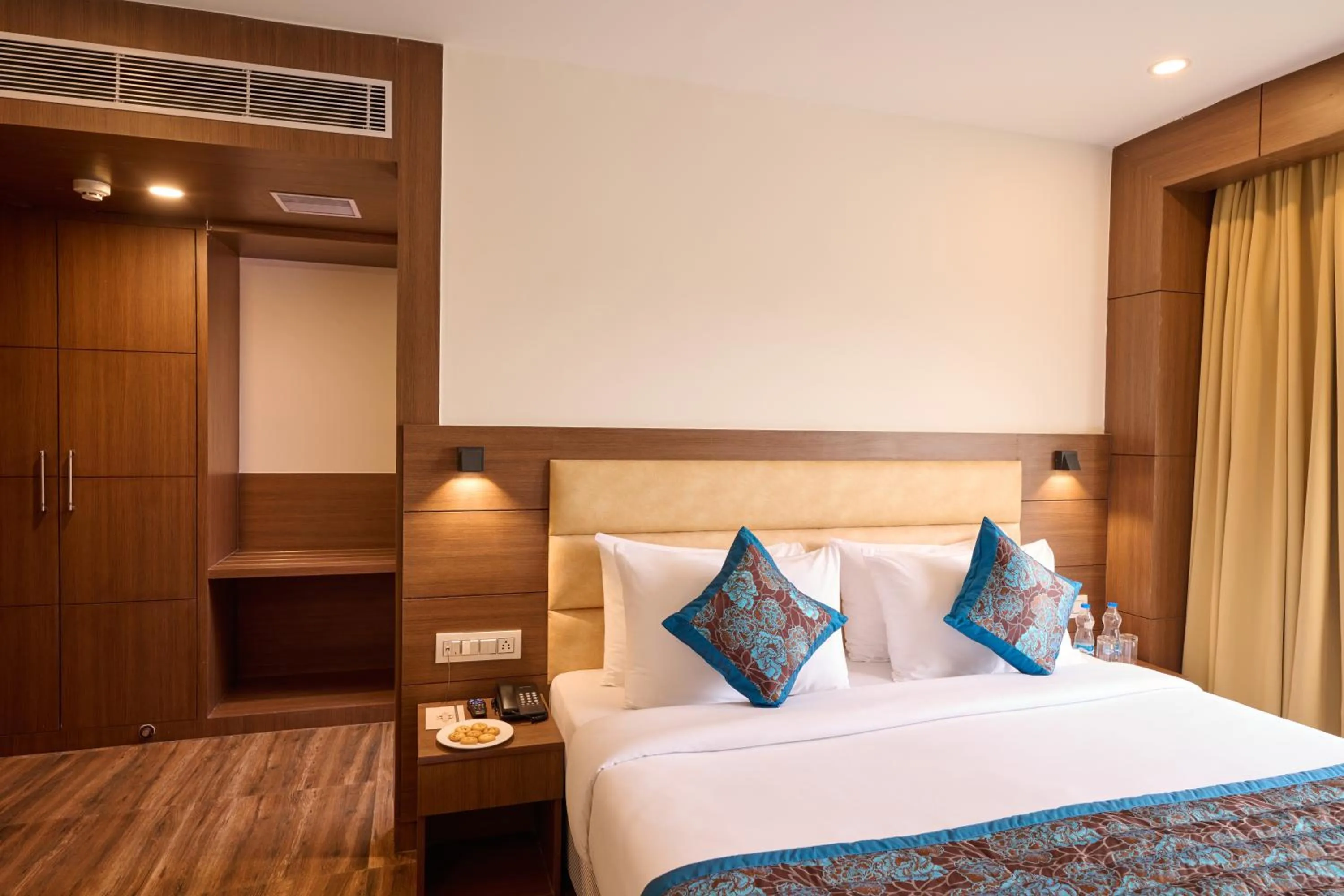 wardrobe, Bed in Renest Haridwar