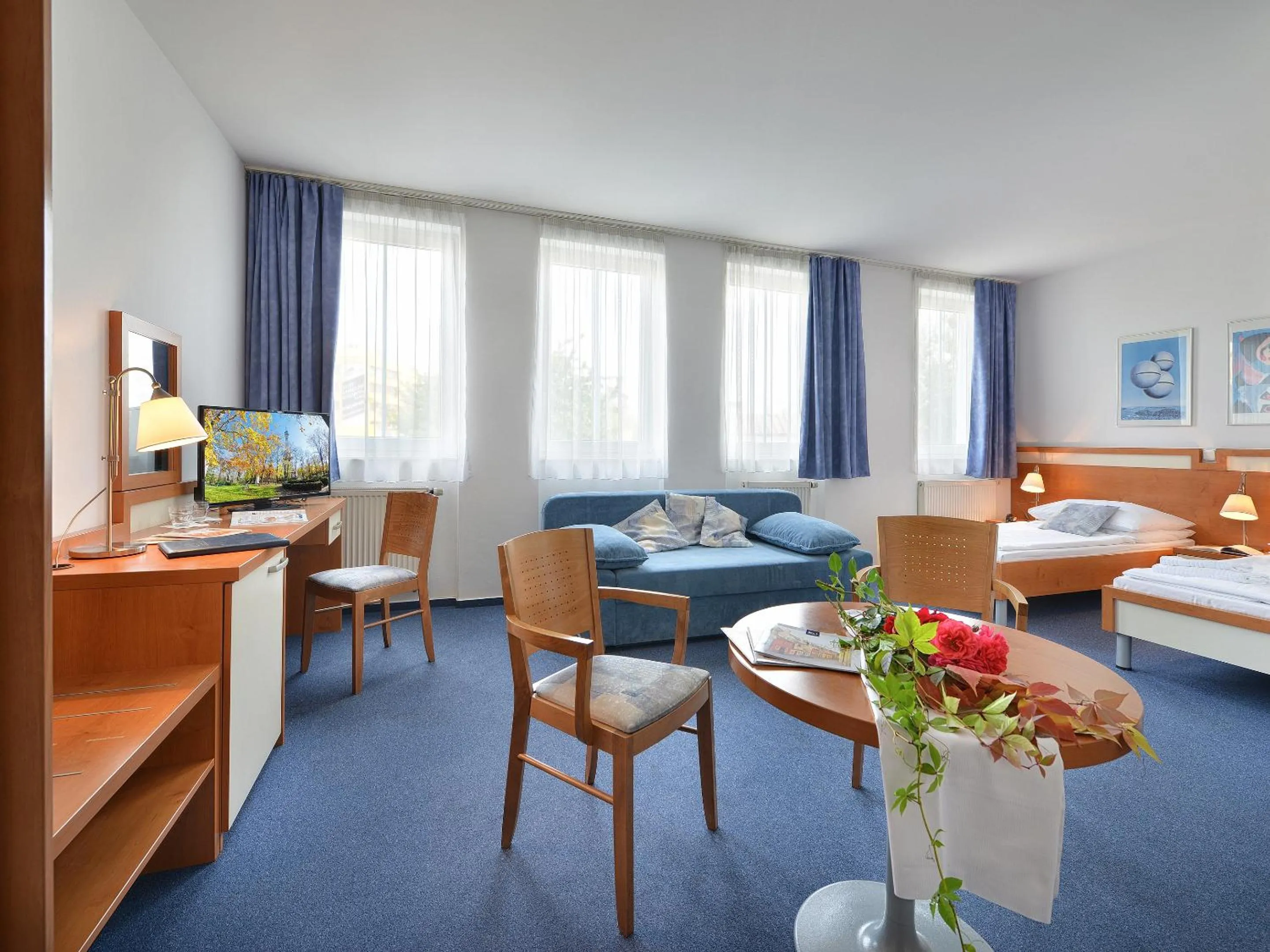 Photo of the whole room, Bed in EA Hotel Populus