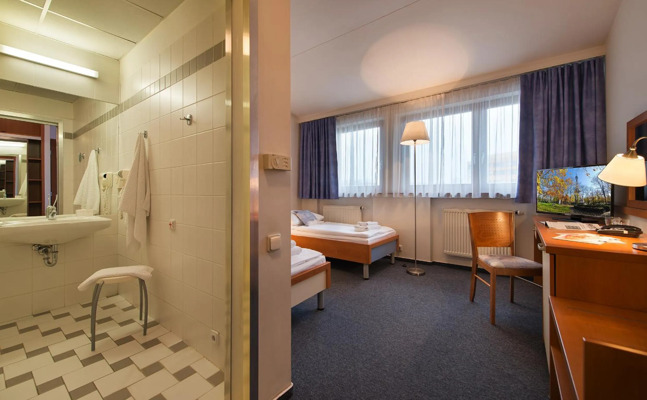 Bedroom in EA Hotel Populus