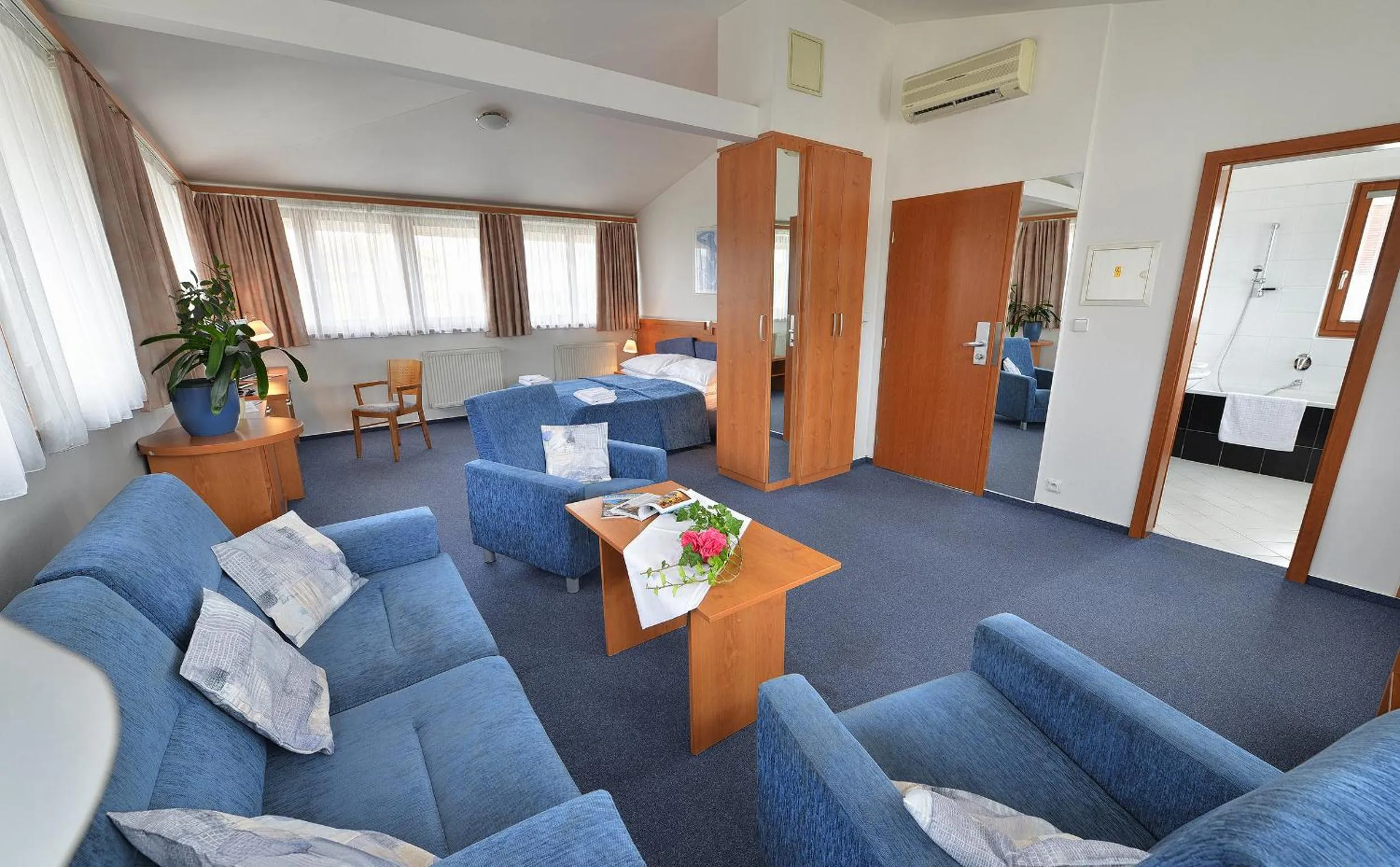 Bedroom in EA Hotel Populus