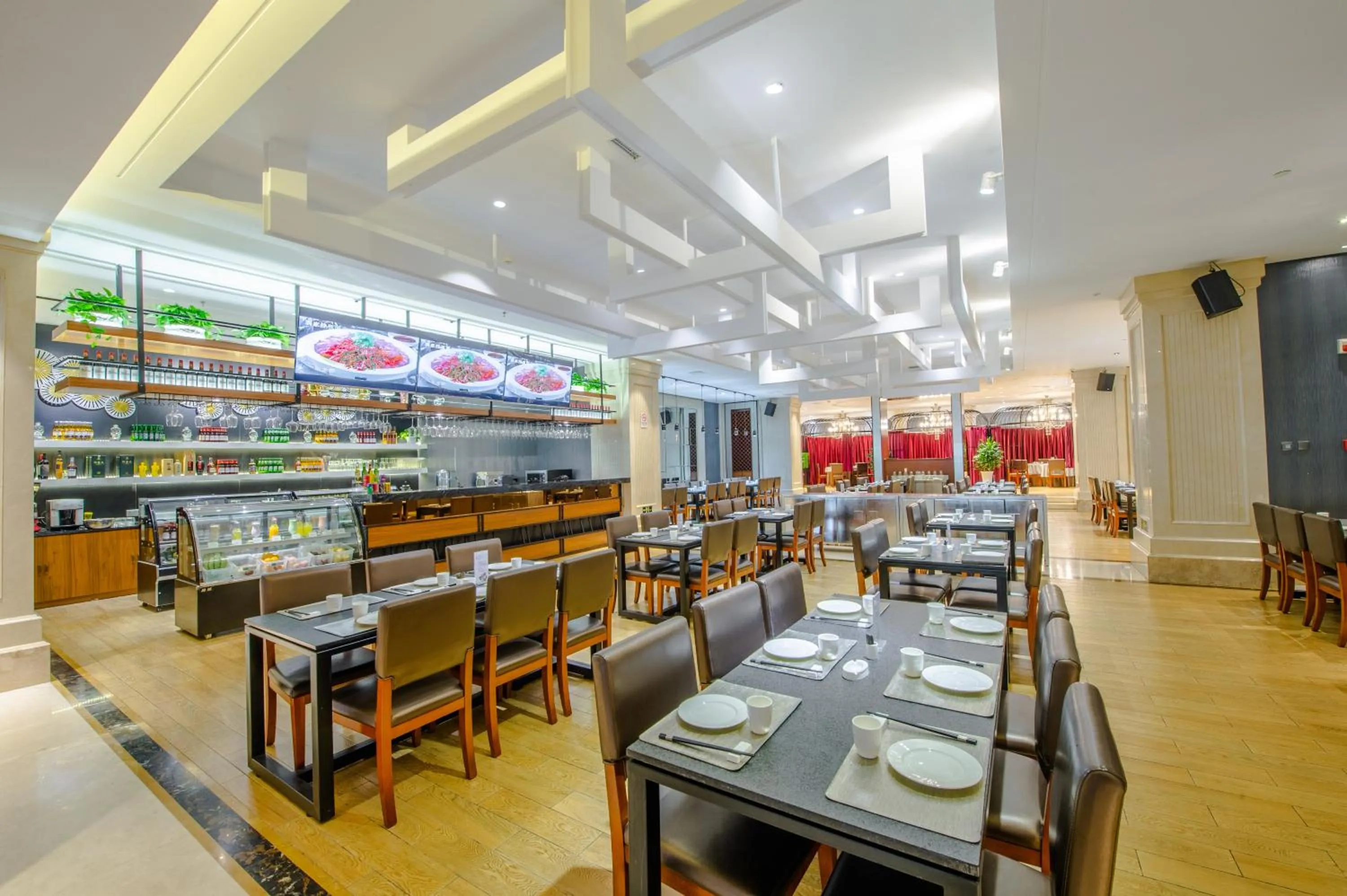 Restaurant/places to eat in Grand Skylight International Hotel Wuhai