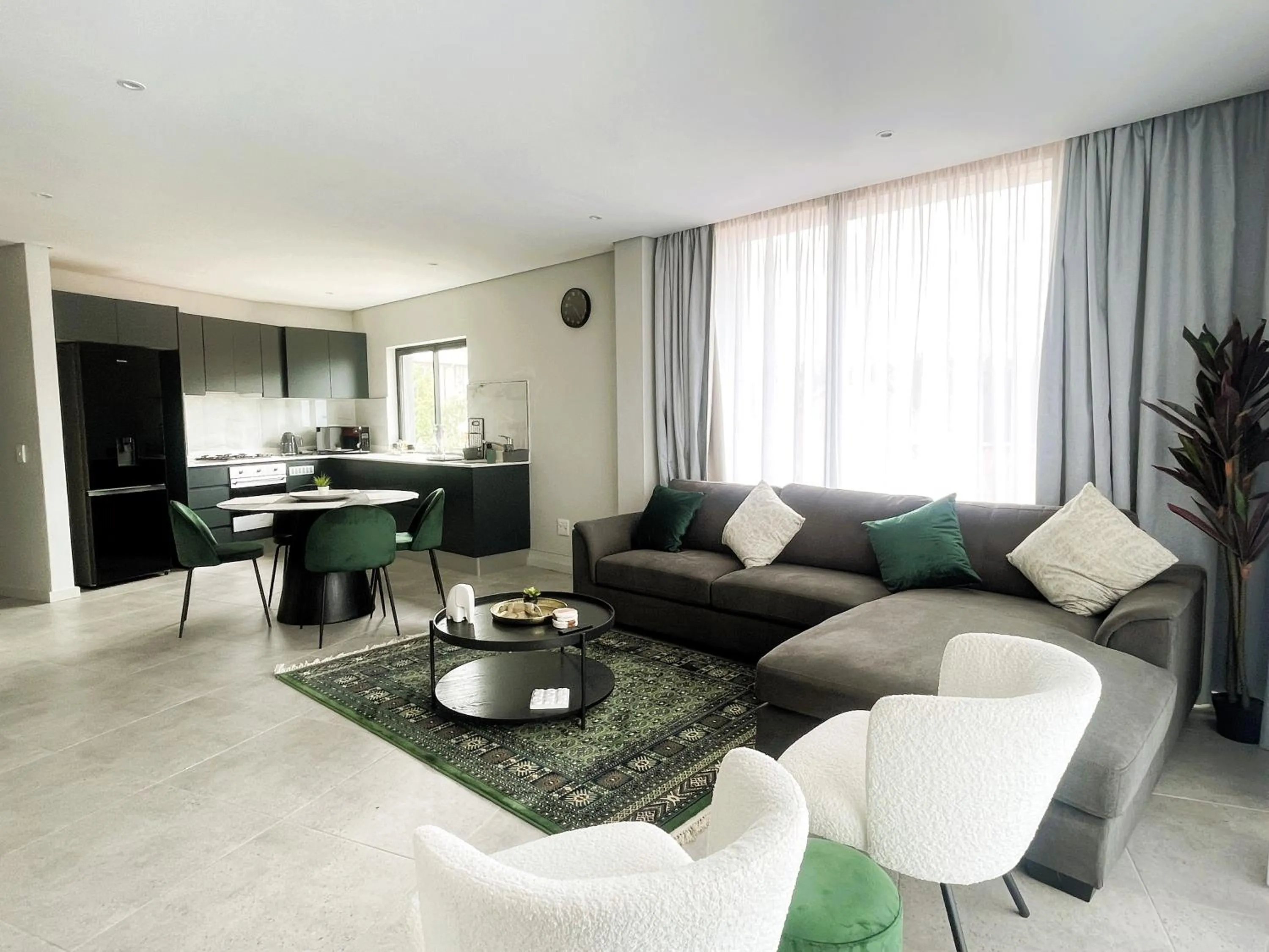 Kitchen or kitchenette in Glorystar 2Six2 Florida Road