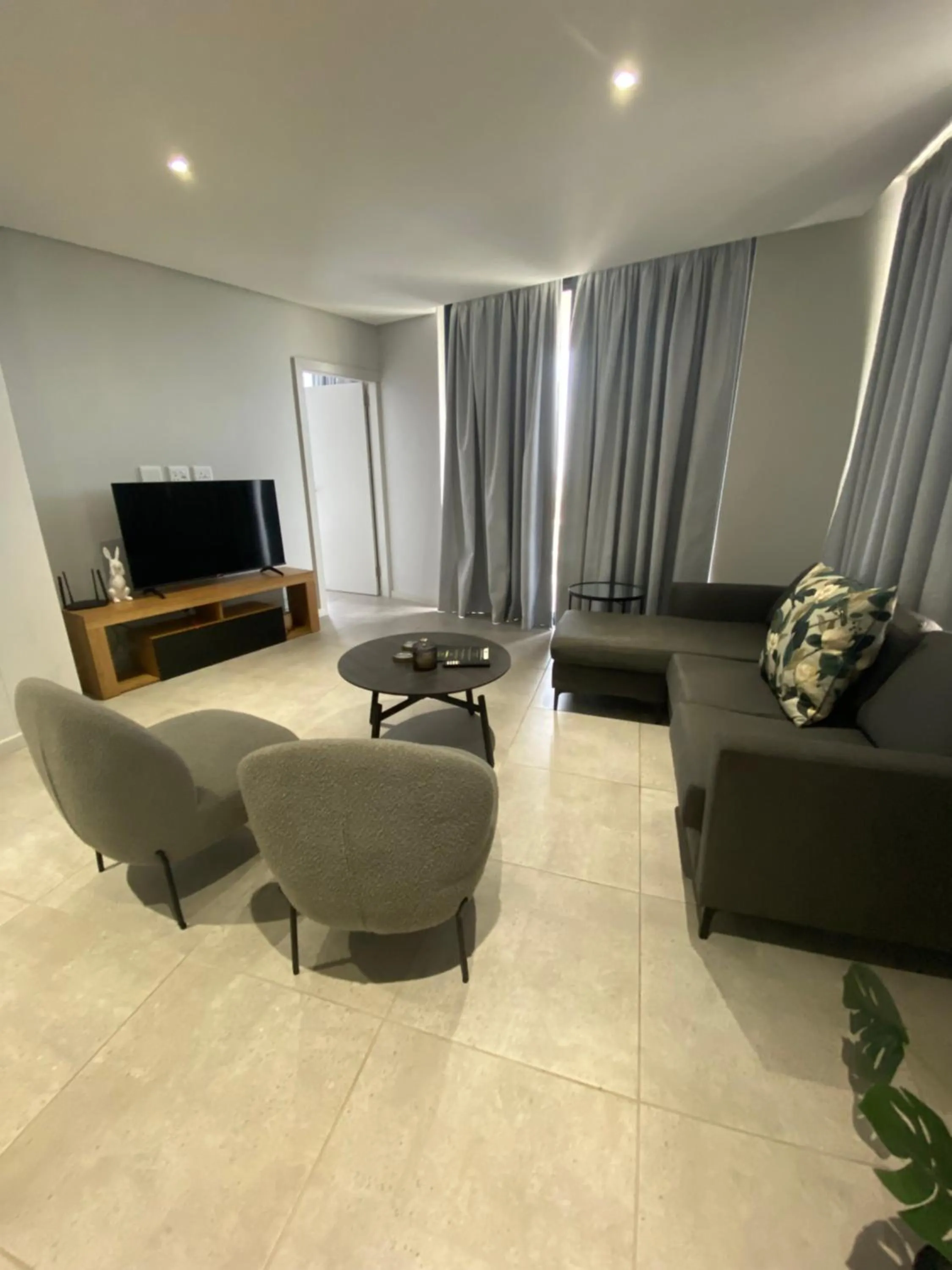 TV and multimedia in Glorystar 2Six2 Florida Road