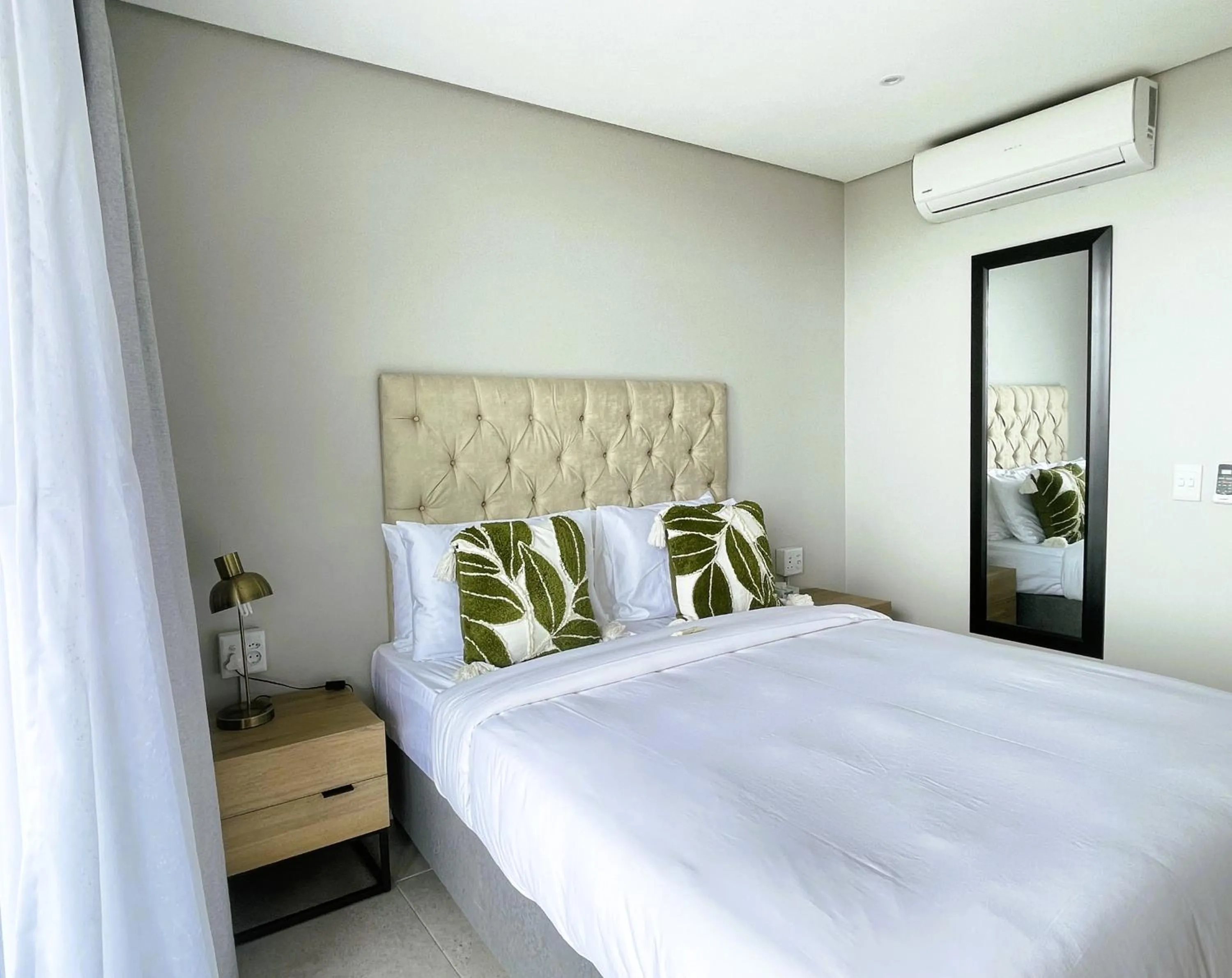 Bed in Glorystar 2Six2 Florida Road