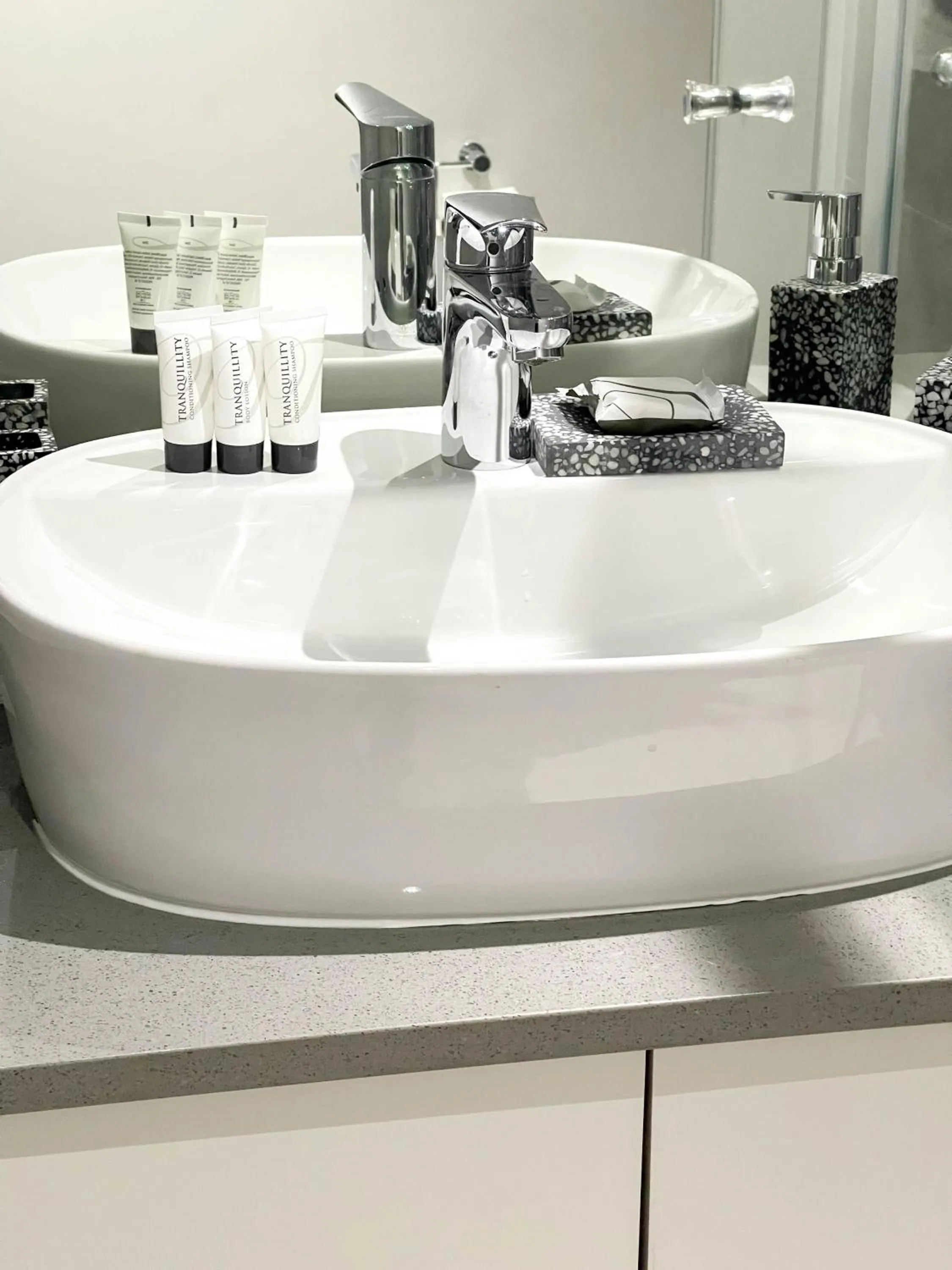 Bathroom in Glorystar 2Six2 Florida Road