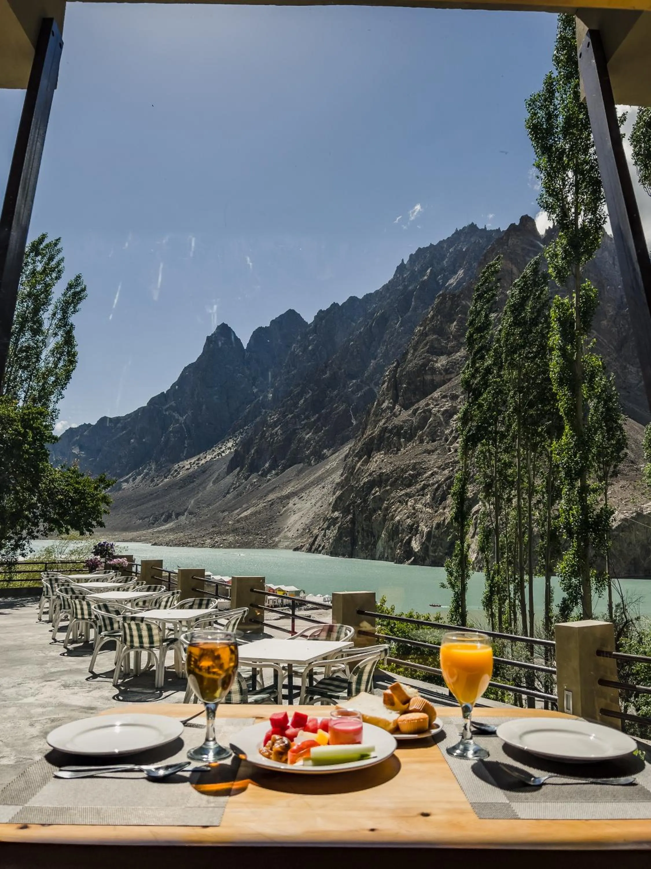 Restaurant/places to eat in Famree Resort Hunza