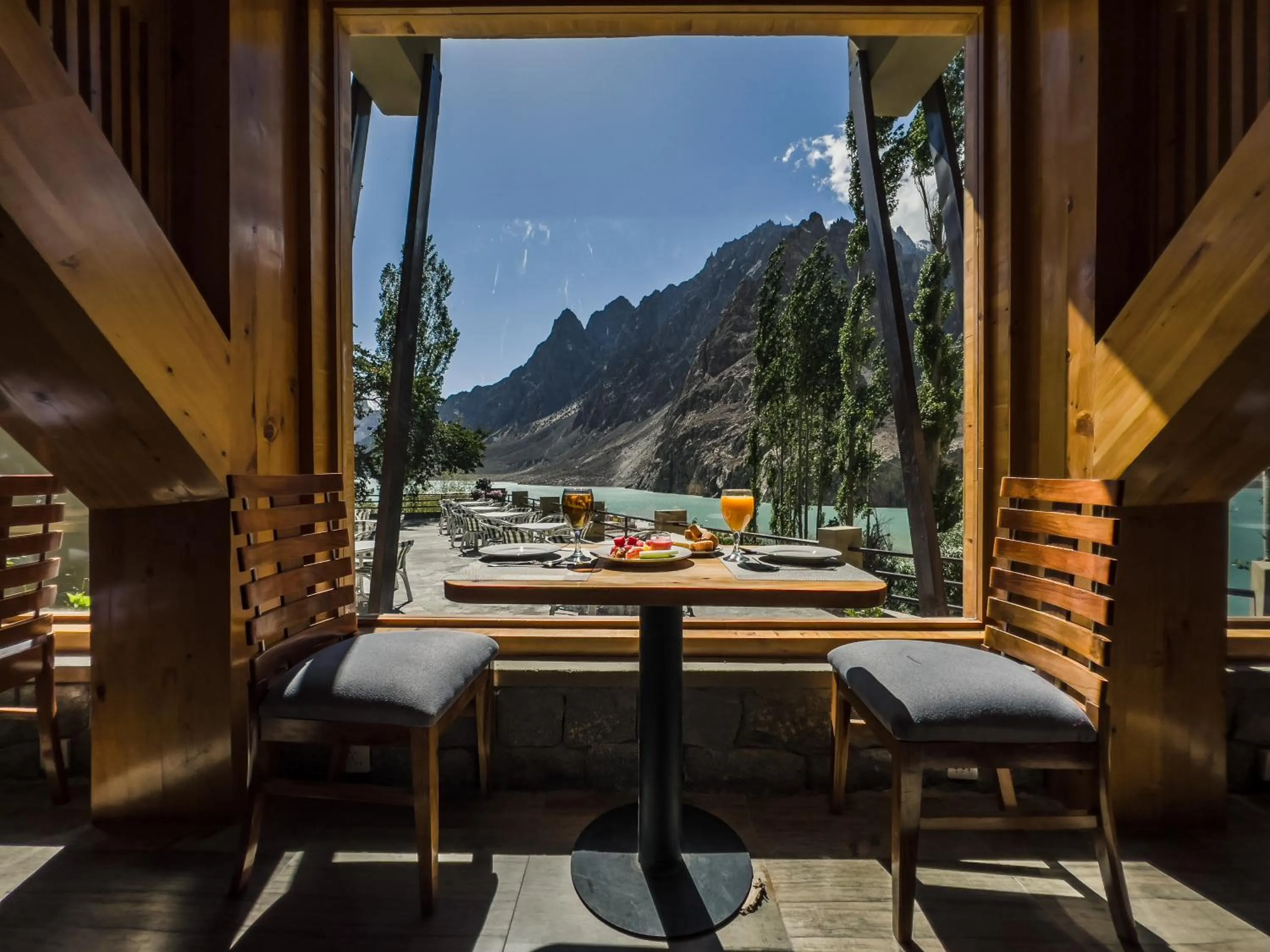 Restaurant/places to eat in Famree Resort Hunza
