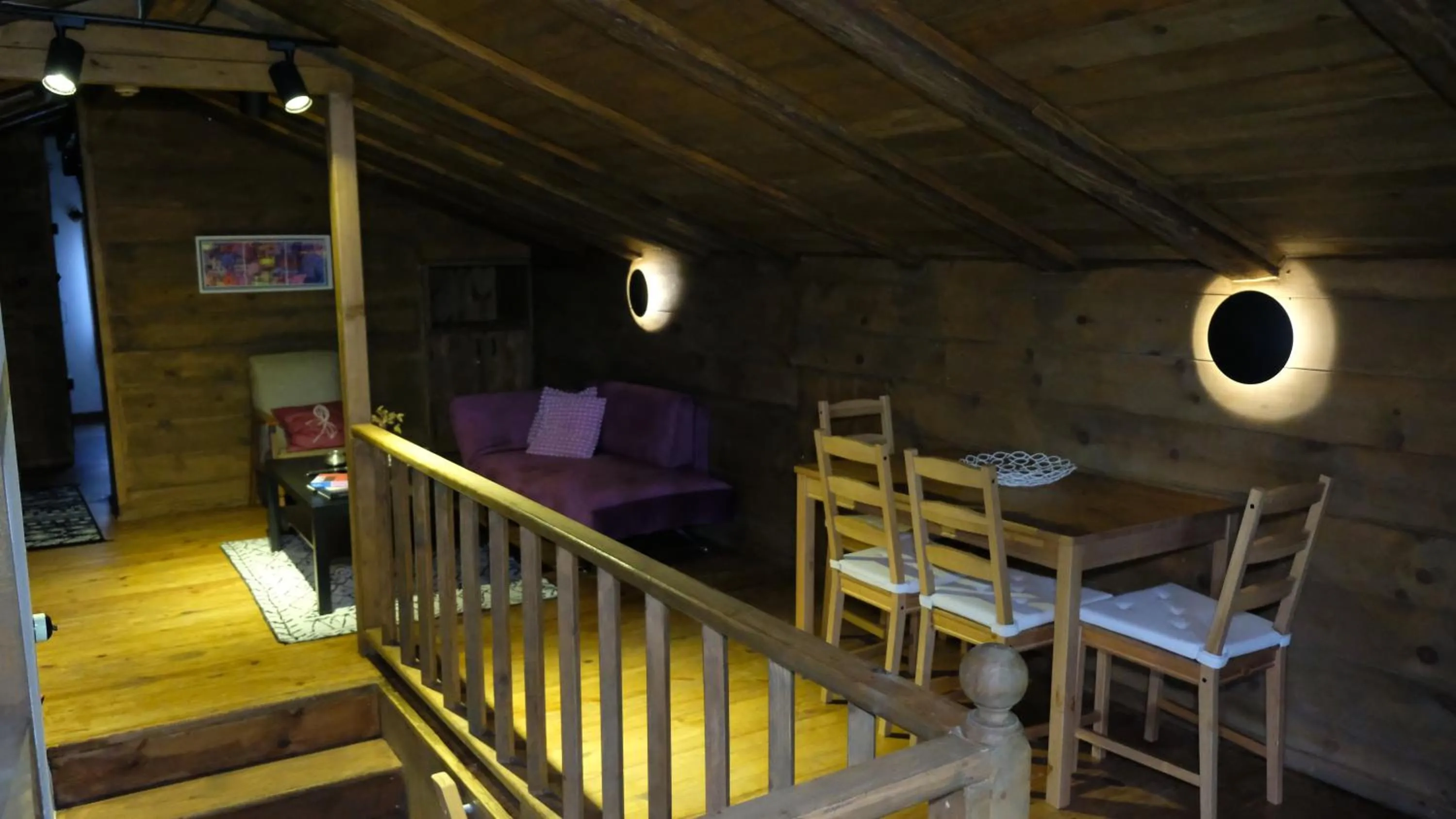 Seating area in Konak Bindallı