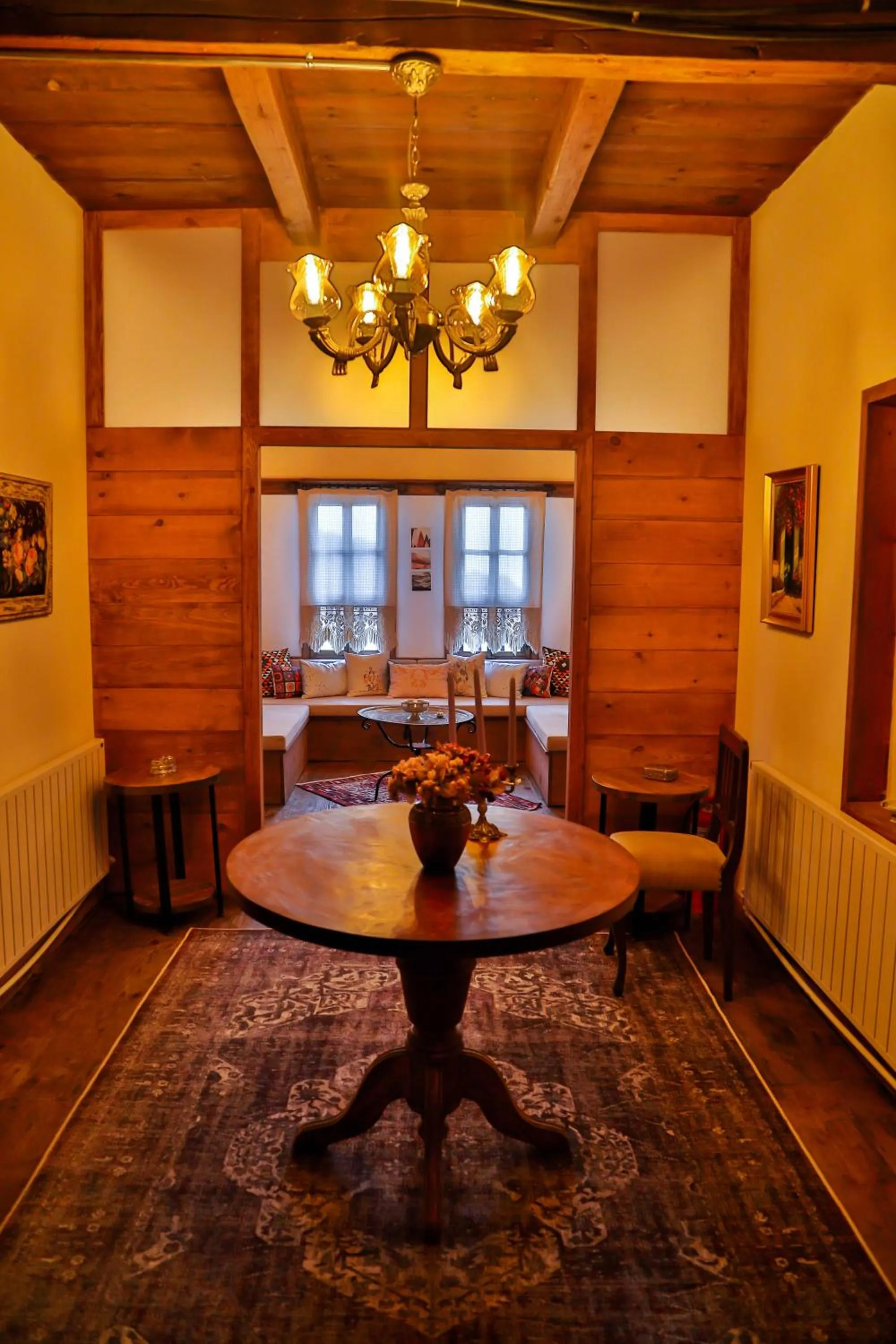 Seating area in Konak Bindallı