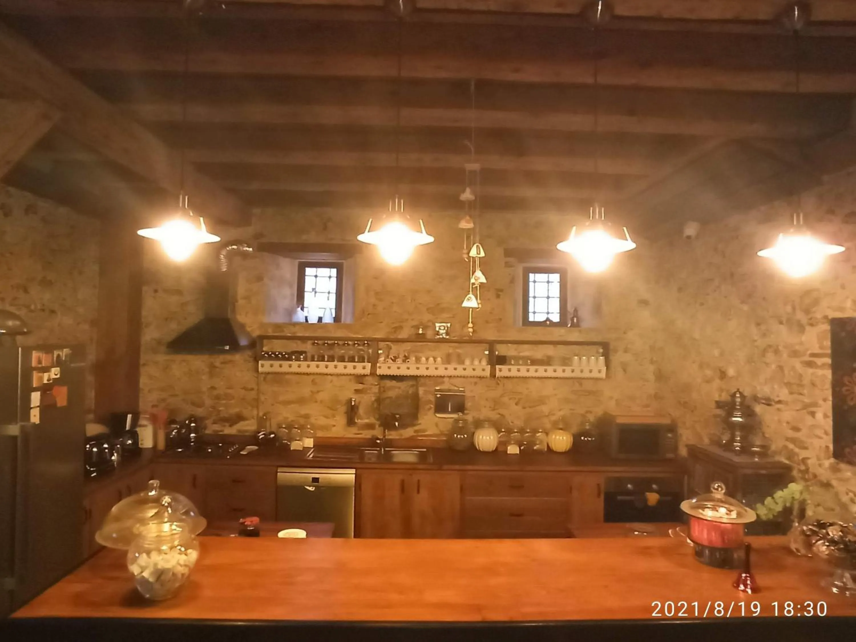 Communal kitchen in Konak Bindallı