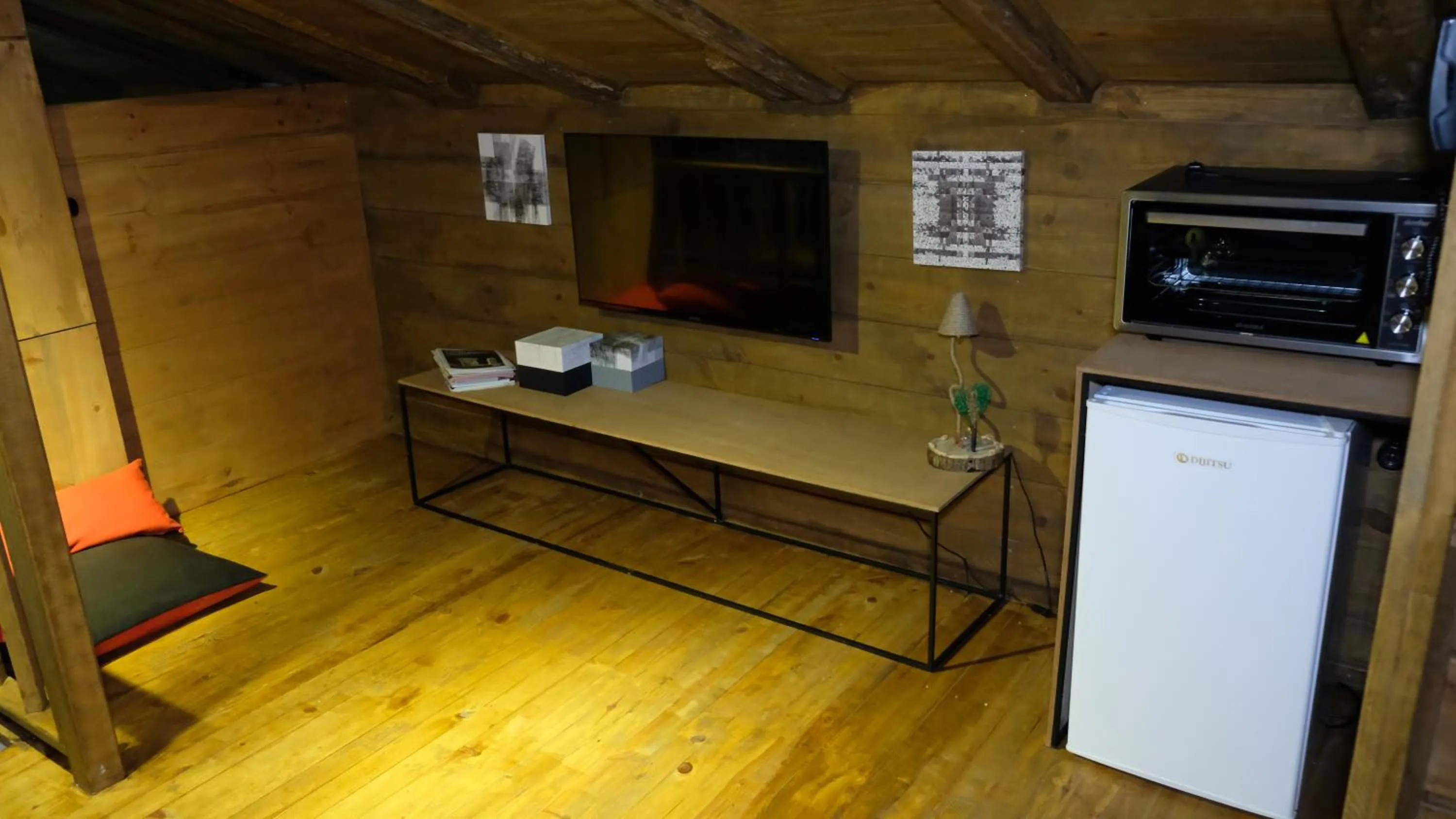 TV and multimedia in Konak Bindallı