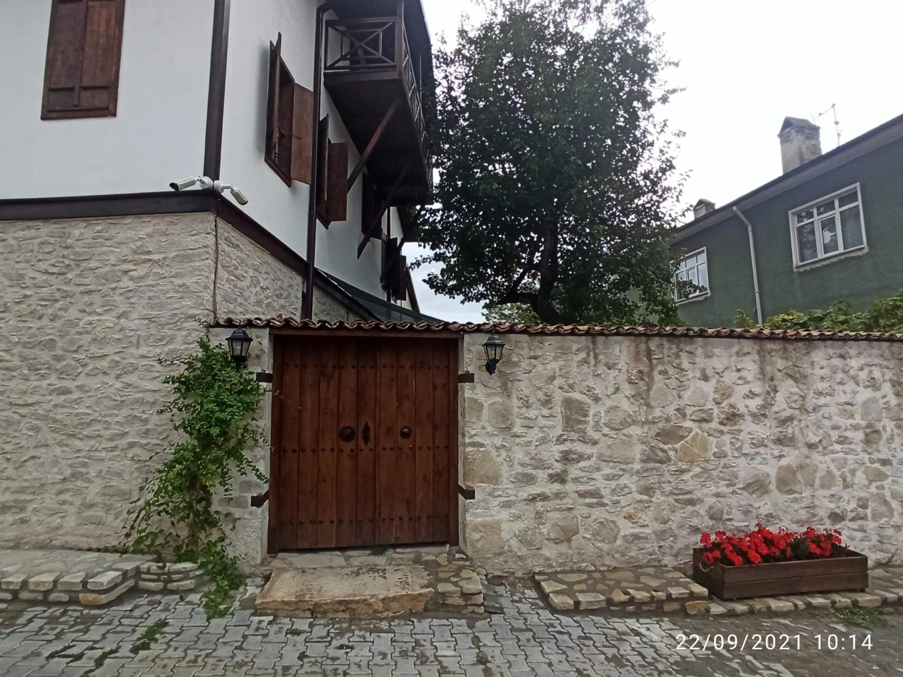 Property building in Konak Bindallı