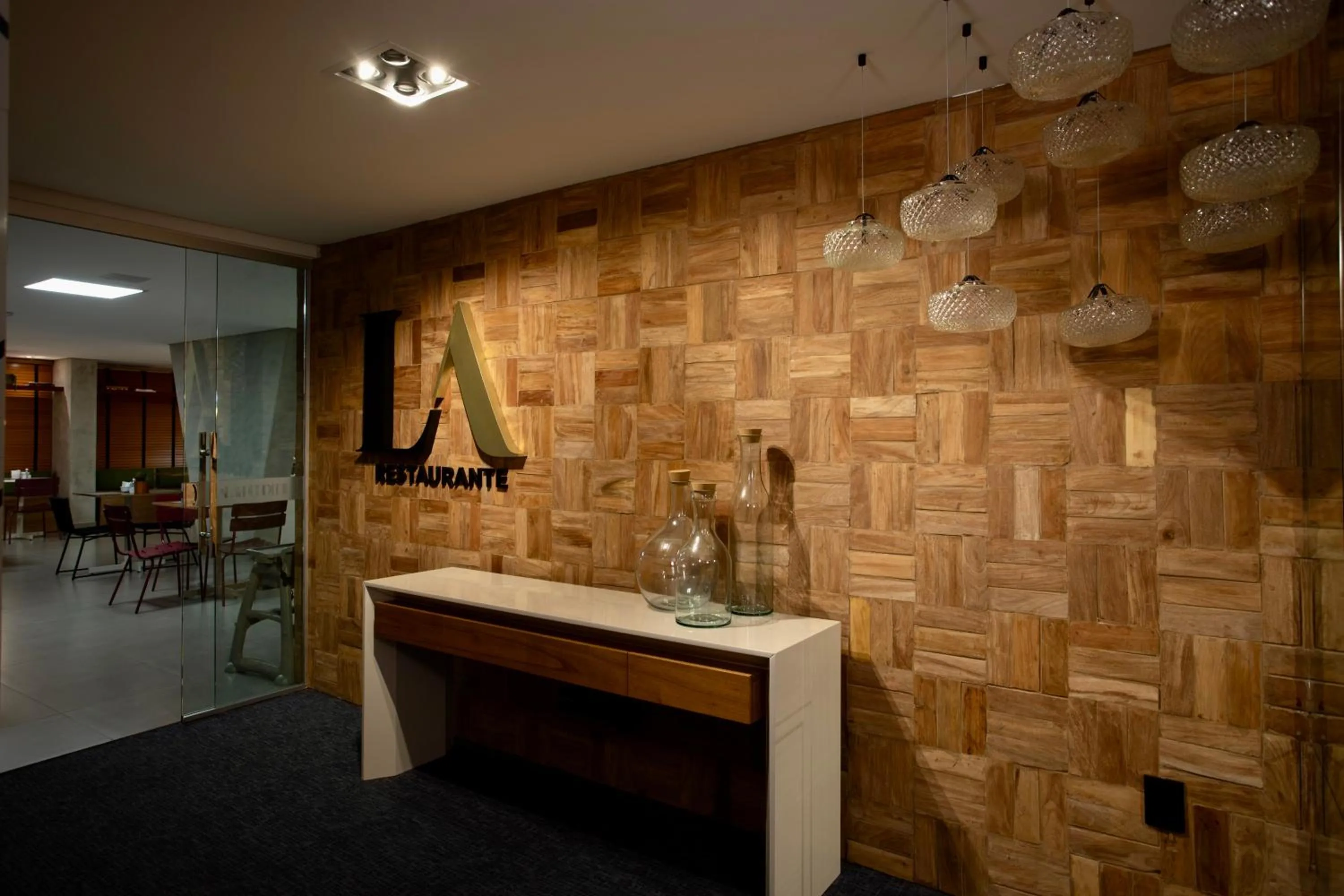 Restaurant/places to eat in LA HOTEL VOTUPORANGA