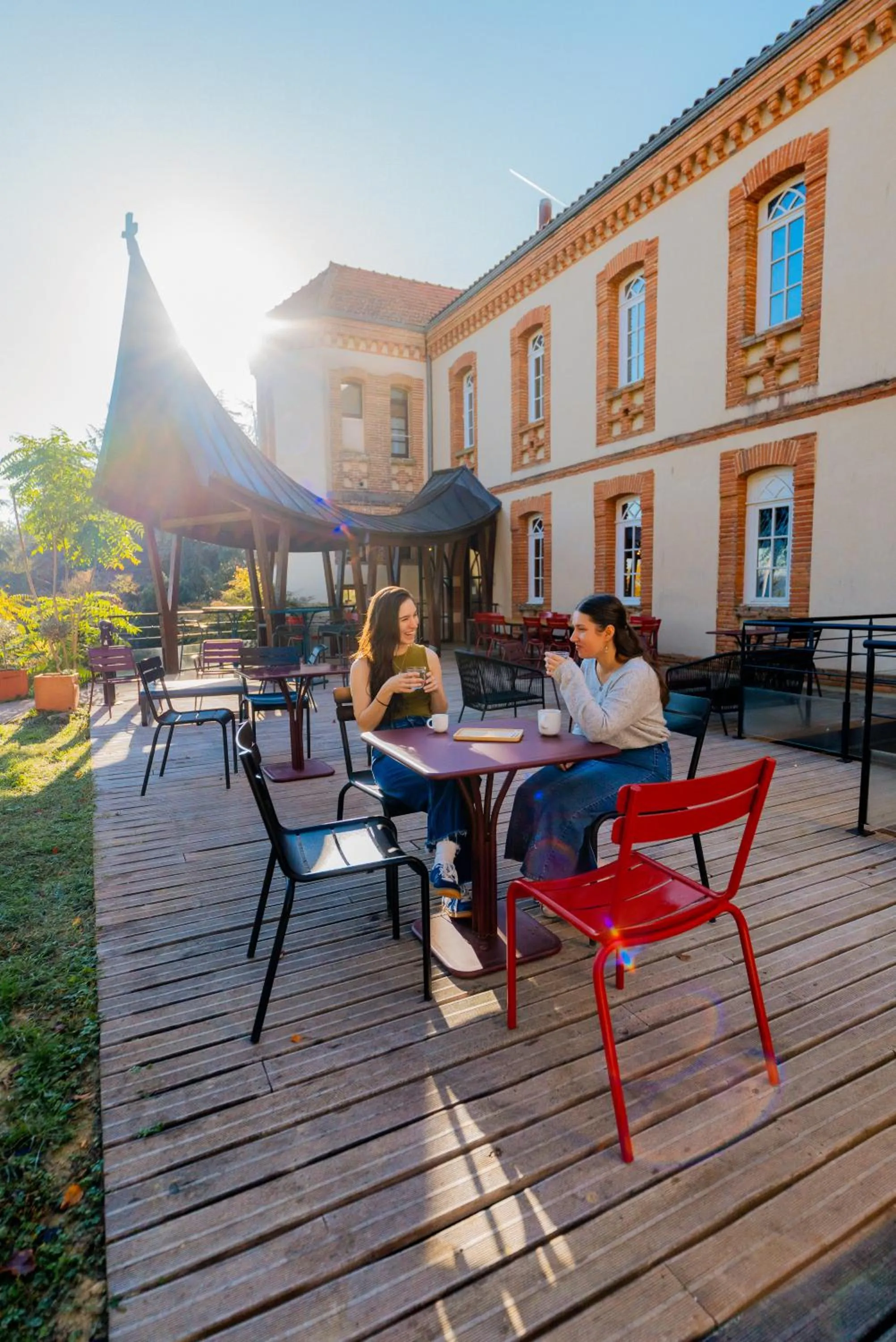 Patio in Hotellerie de l'Abbaye du Désert