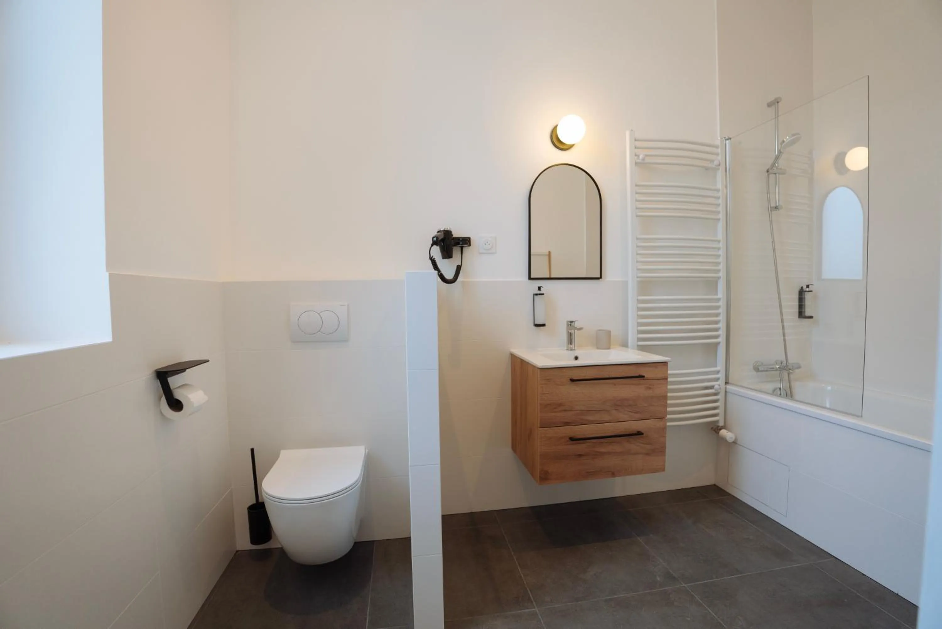 Toilet in Hotellerie de l'Abbaye du Désert