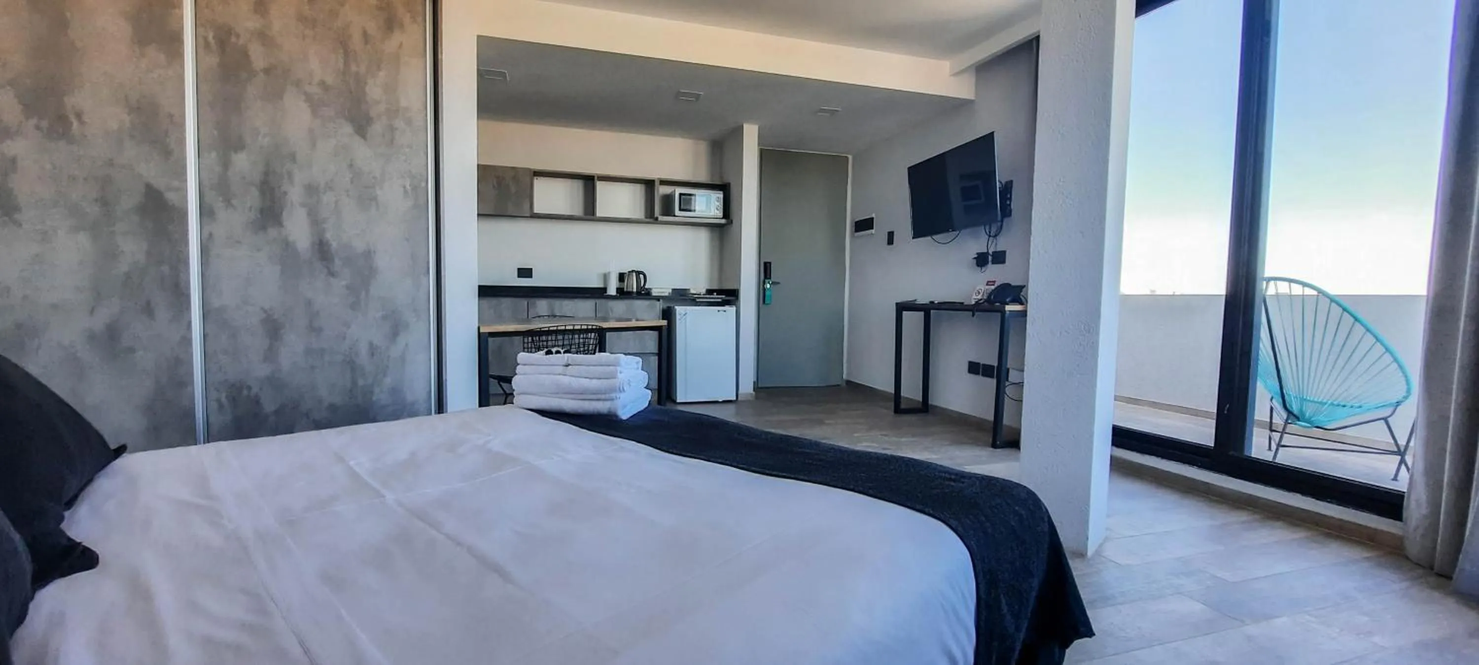 Photo of the whole room, Bed in Days Inn Devoto