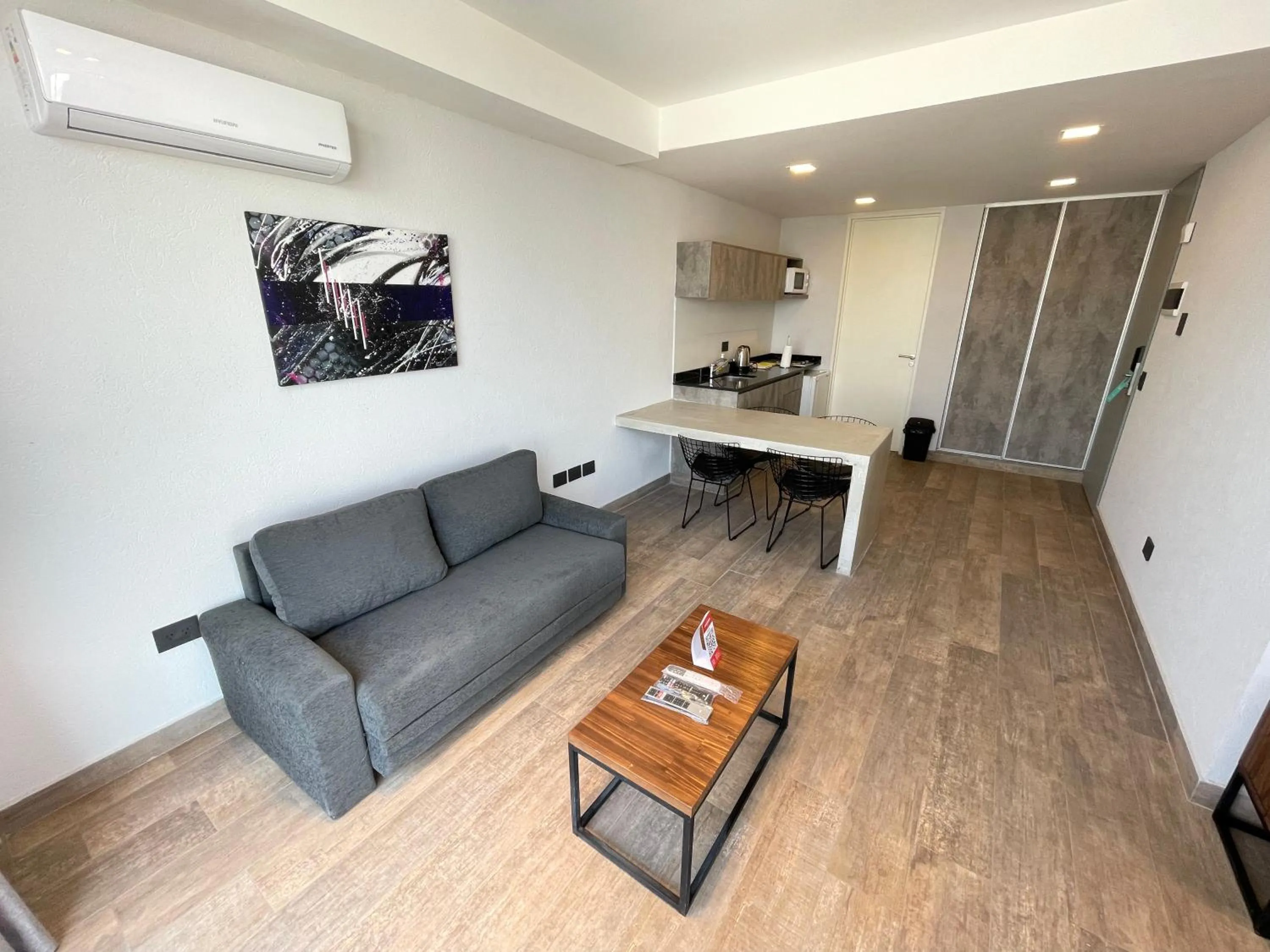 Dining area in Days Inn Devoto