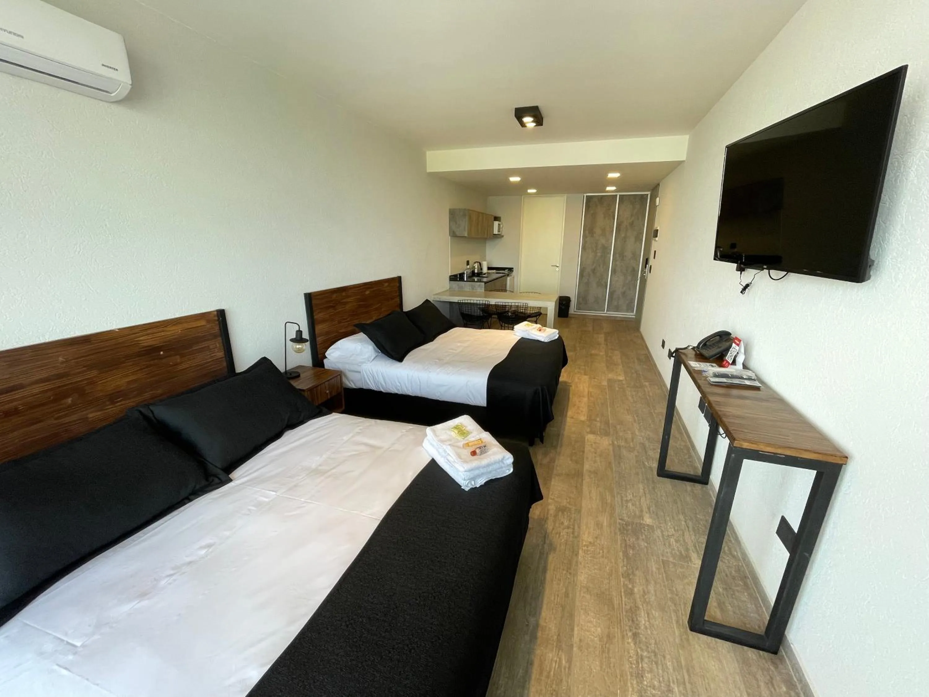 Family, Bed in Days Inn Devoto