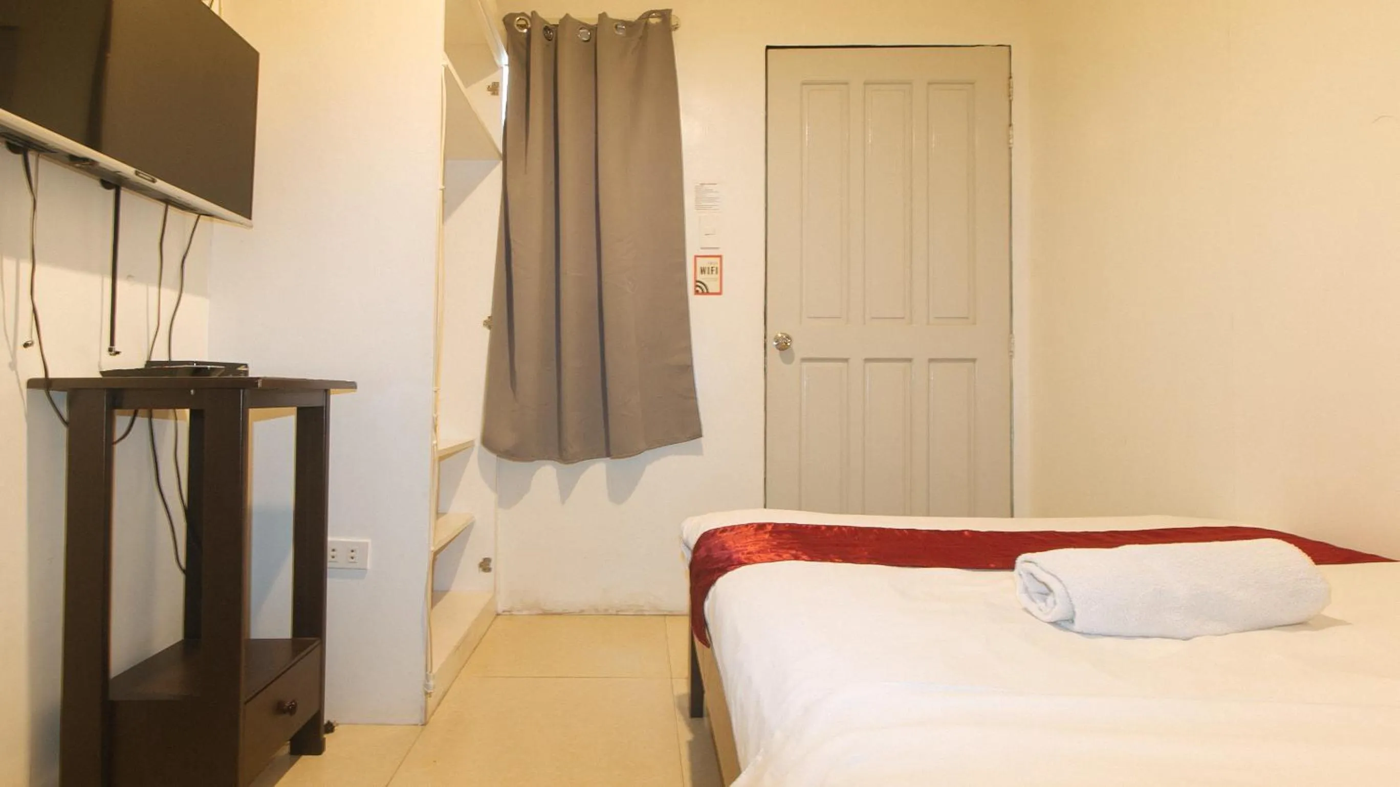 TV and multimedia, Bed in Nearest Hostel Pasay City by RedDoorz