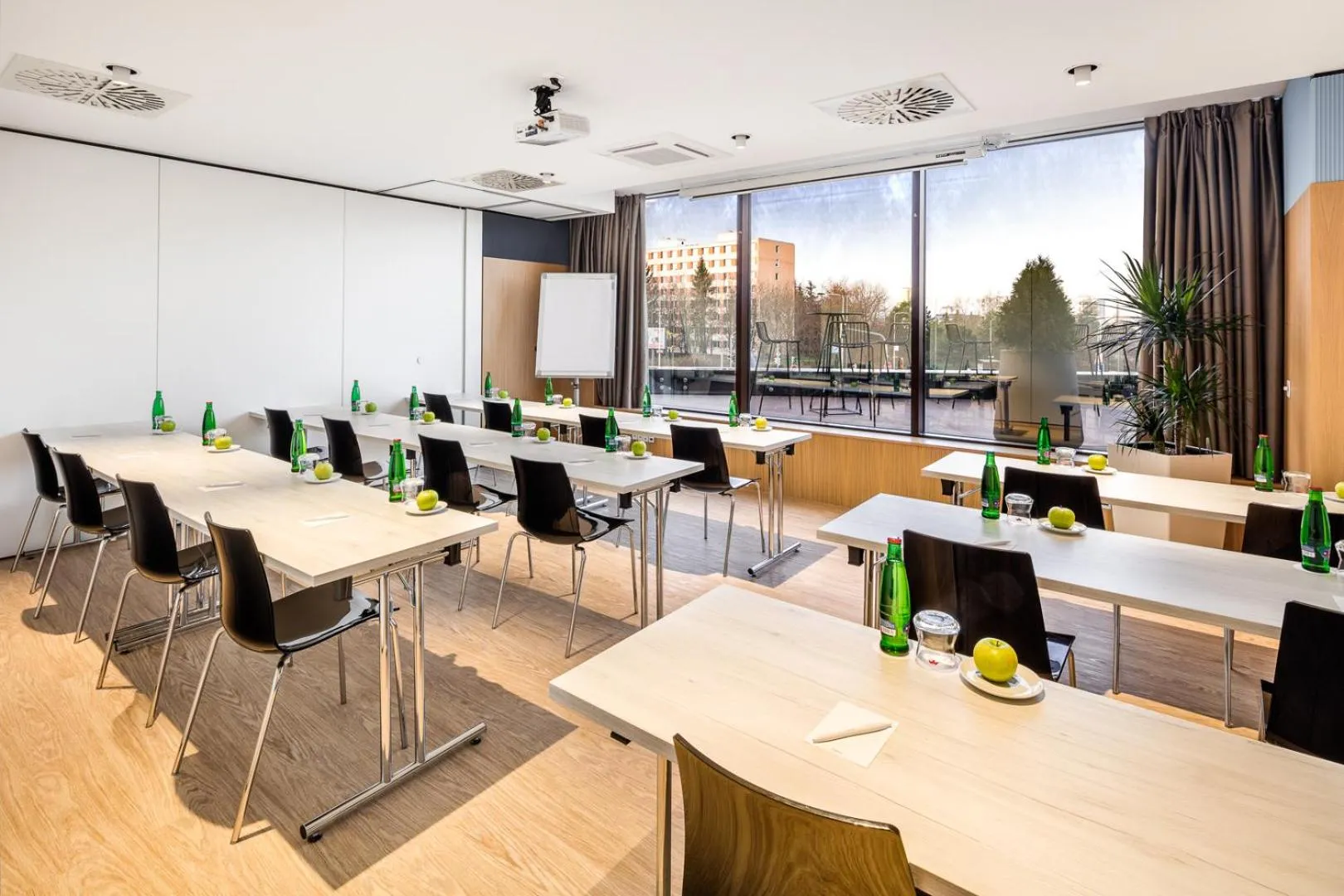 Business facilities in Occidental Praha