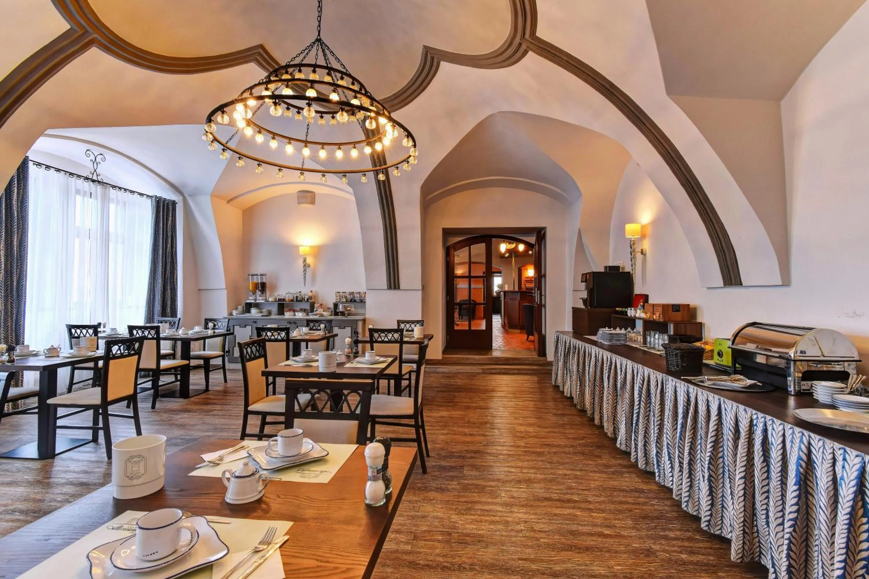 Breakfast in Alexander