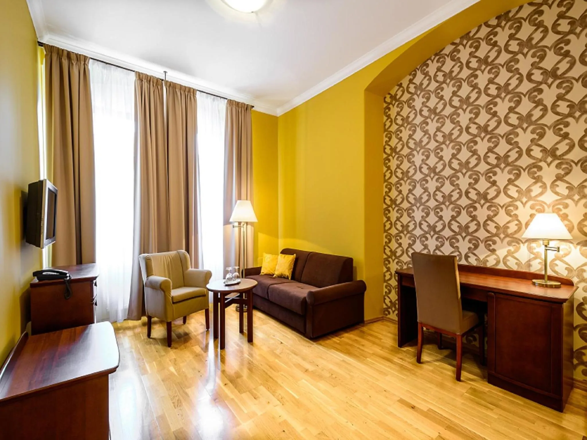 Photo of the whole room, Bed in Alexander