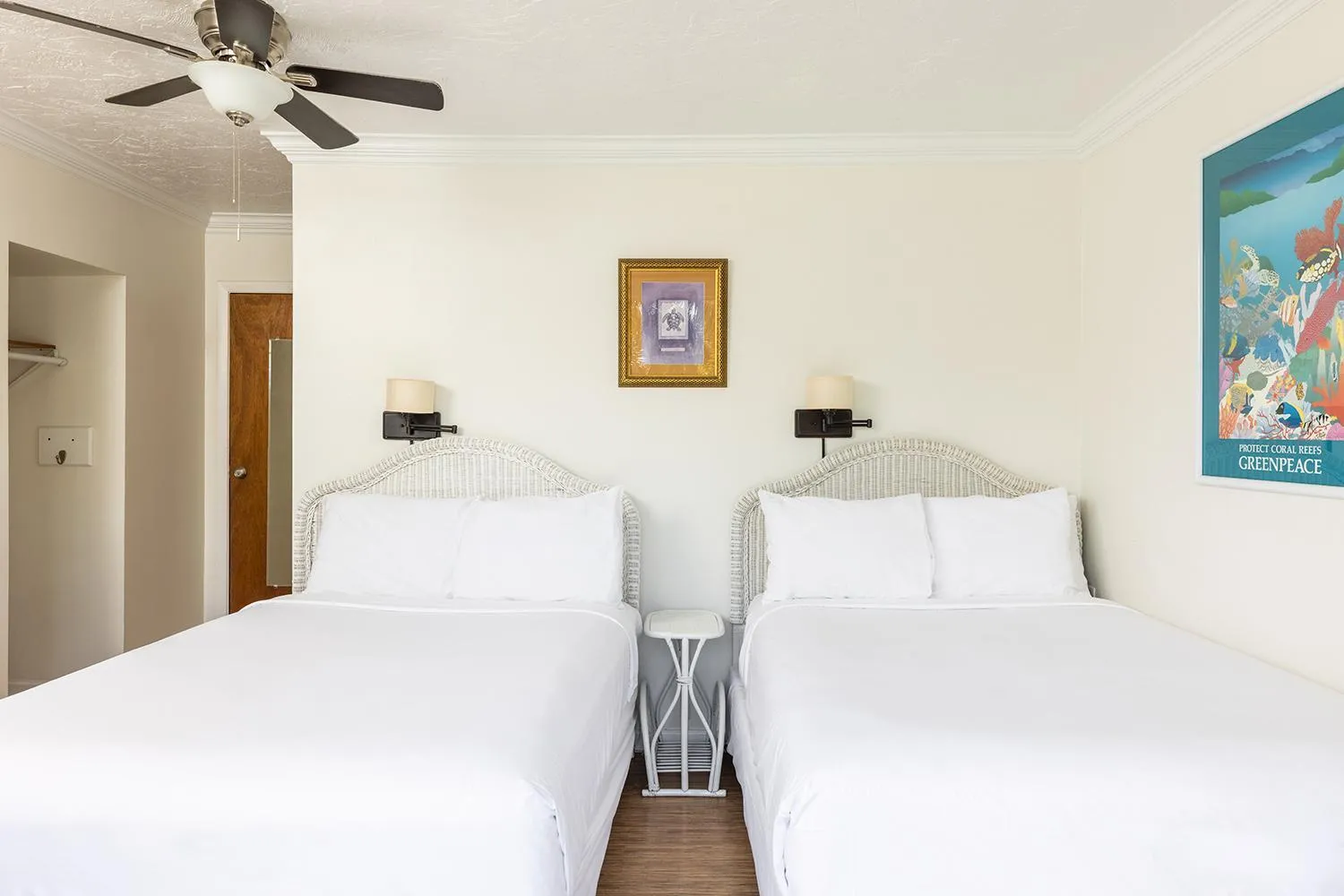 Photo of the whole room, Bed in Gulf View Waterfront Resort