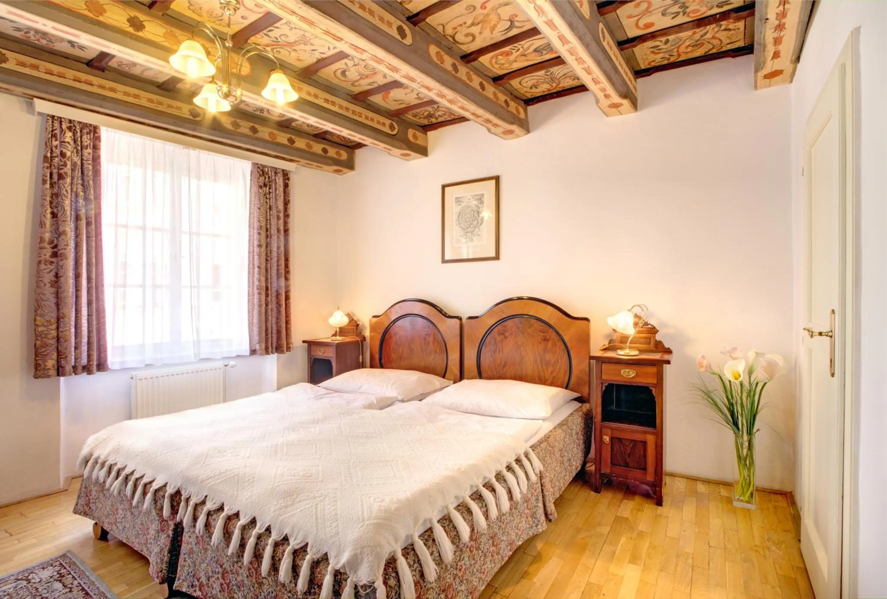 Bedroom, Bed in Red Lion Hotel