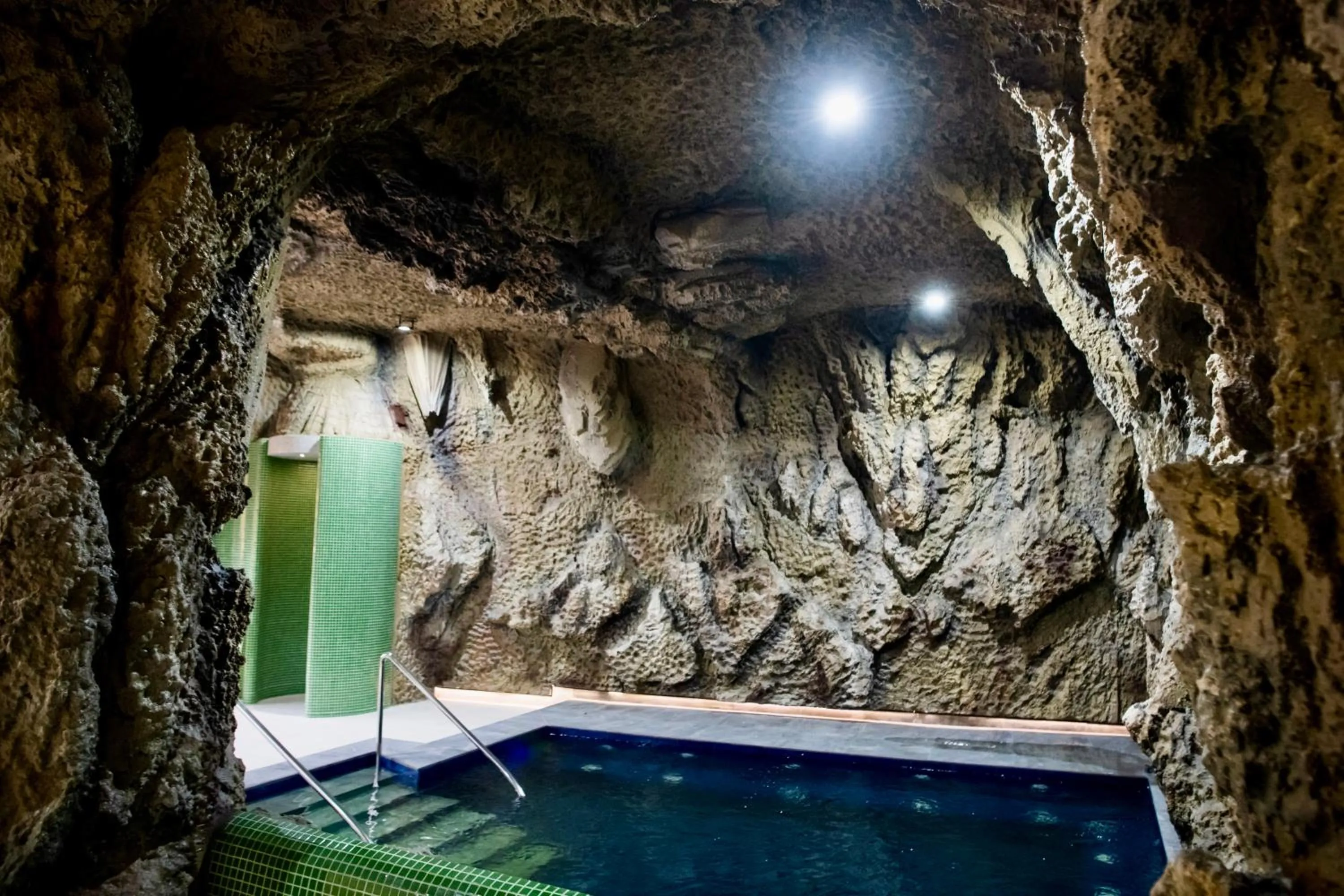 Swimming pool in Imperial Hotel&Spa - Baile Olanesti