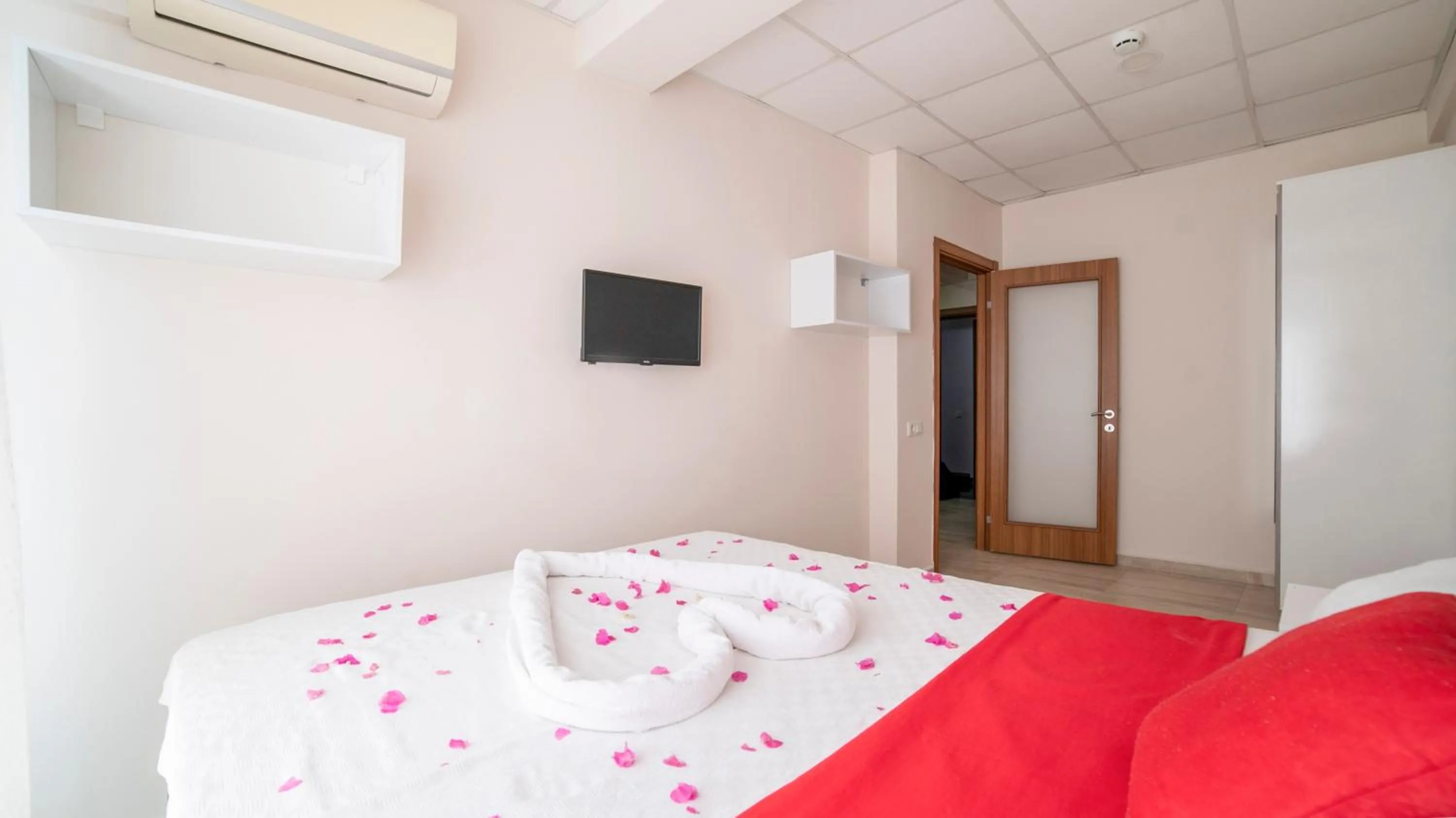 Bed in Vera Park Premium Apart Hotel